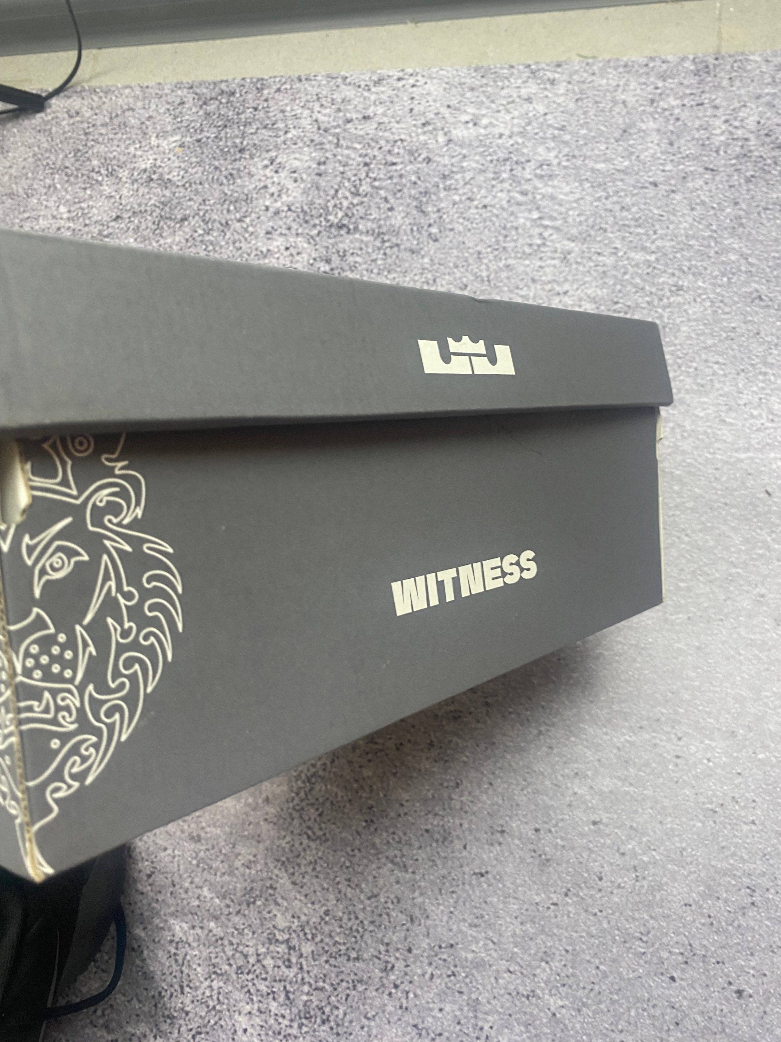 Nike LeBron Witness IX Black Iron Grey – buty do koszykówki r. 42.5