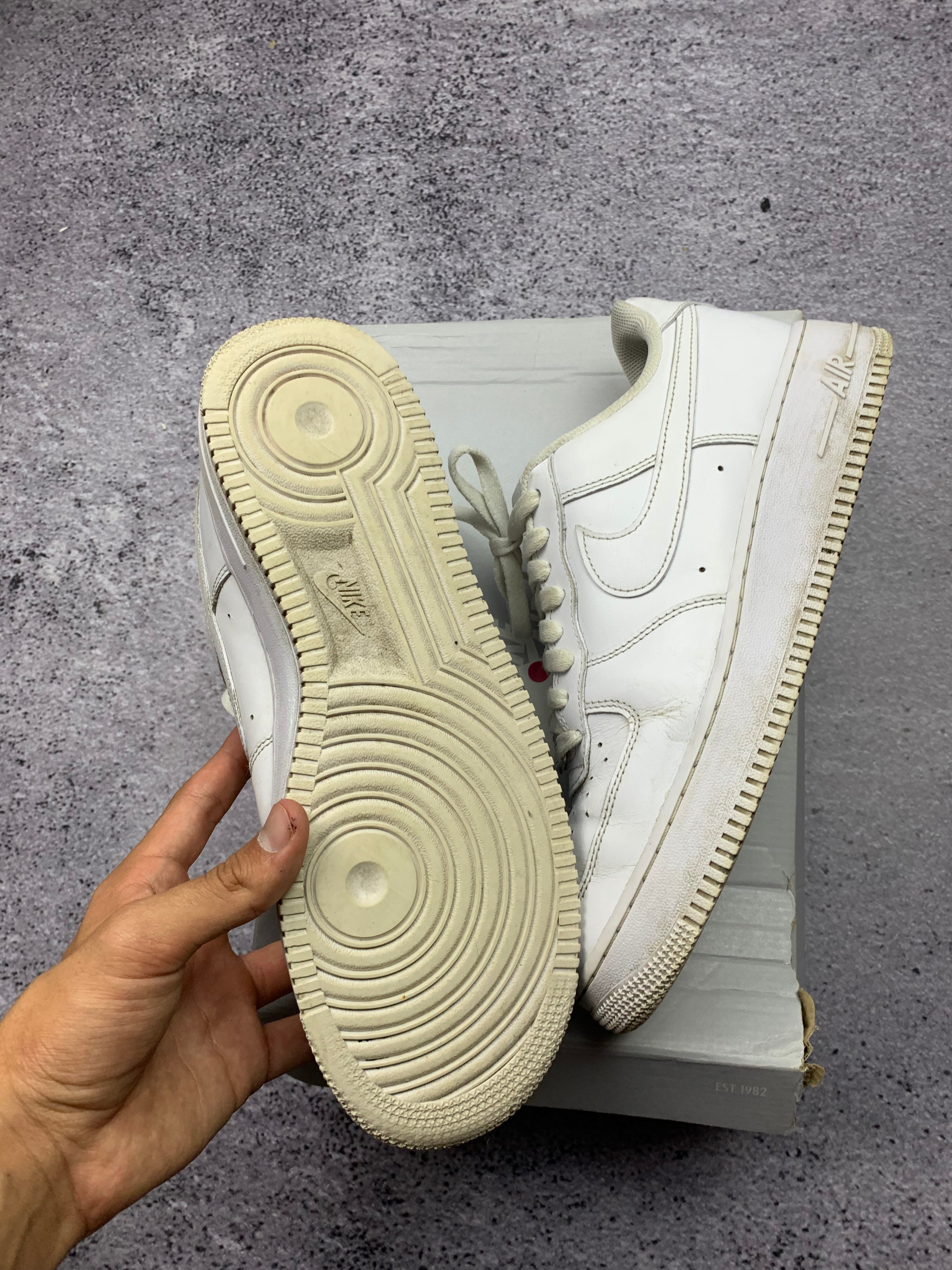 Nike Air Force 1 Low ’07 Triple White – skórzane sneakersy r. 44