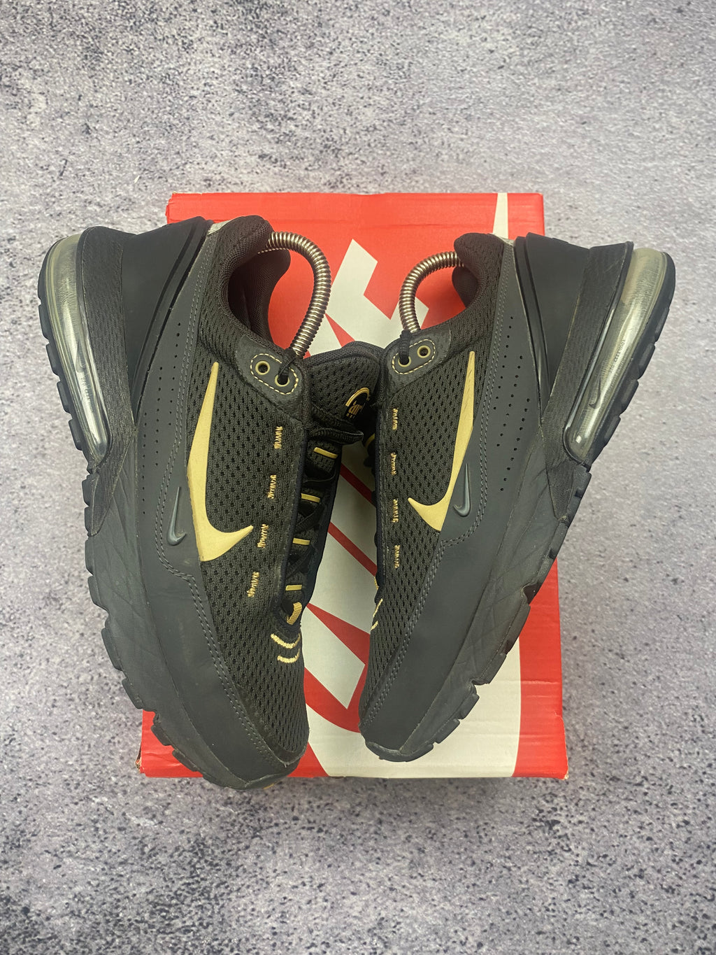 Nike Air Max 270 Black Gold Running Shoes Sneakers Lifestyle 42