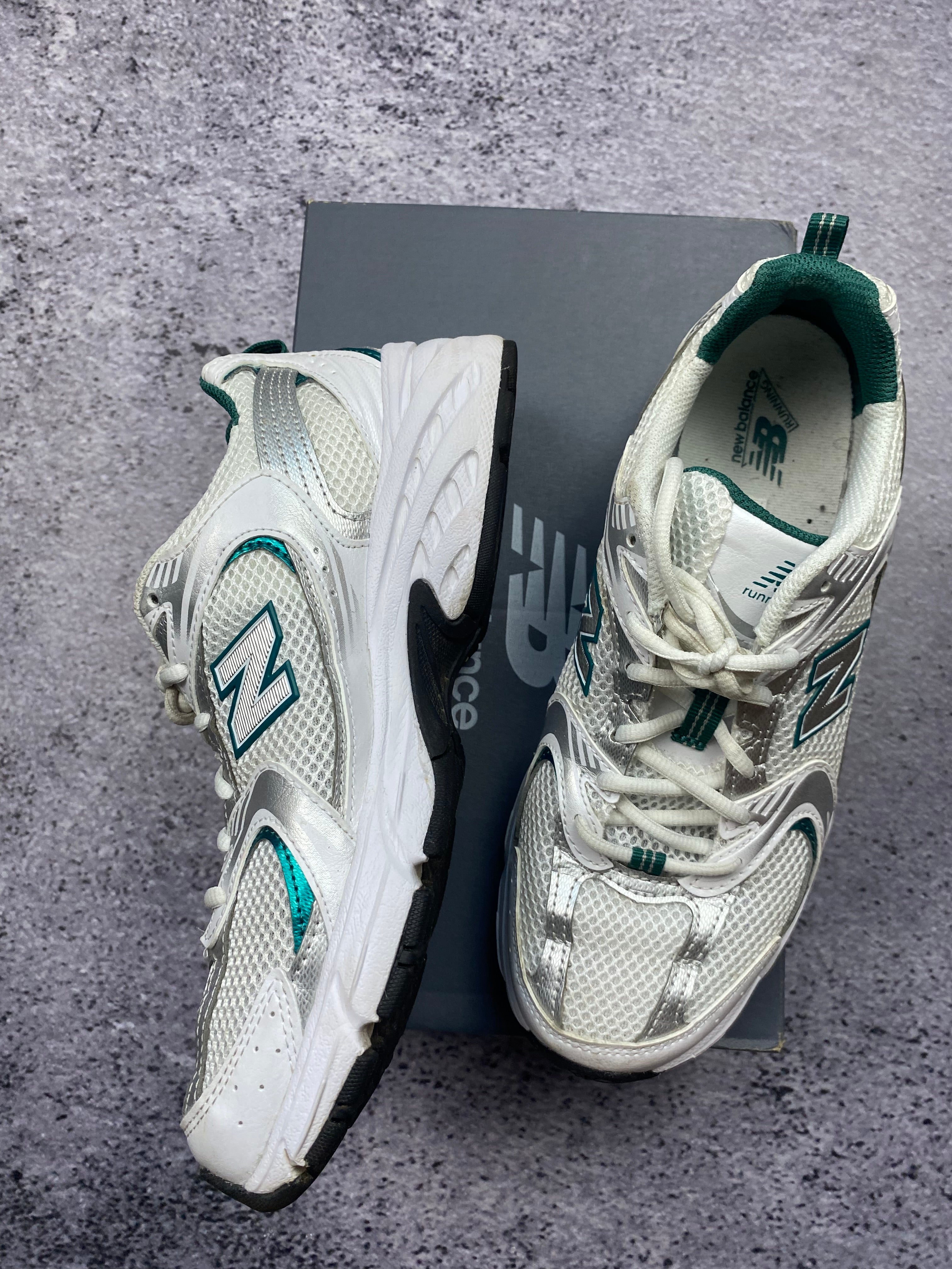 New Balance 530 białe sneakersy sportowe r. 40