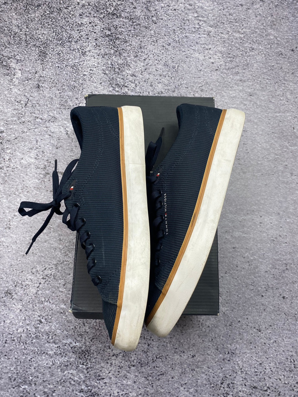 Tommy Hilfiger - navy blue fabric sneakers size 42