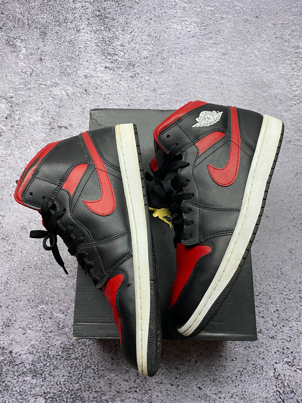 Nike Air Jordan 1 Mid Black Red 45.5 – sneakersy skórzane