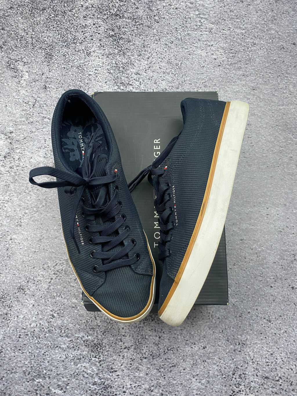 Tommy Hilfiger - navy blue fabric sneakers size 42