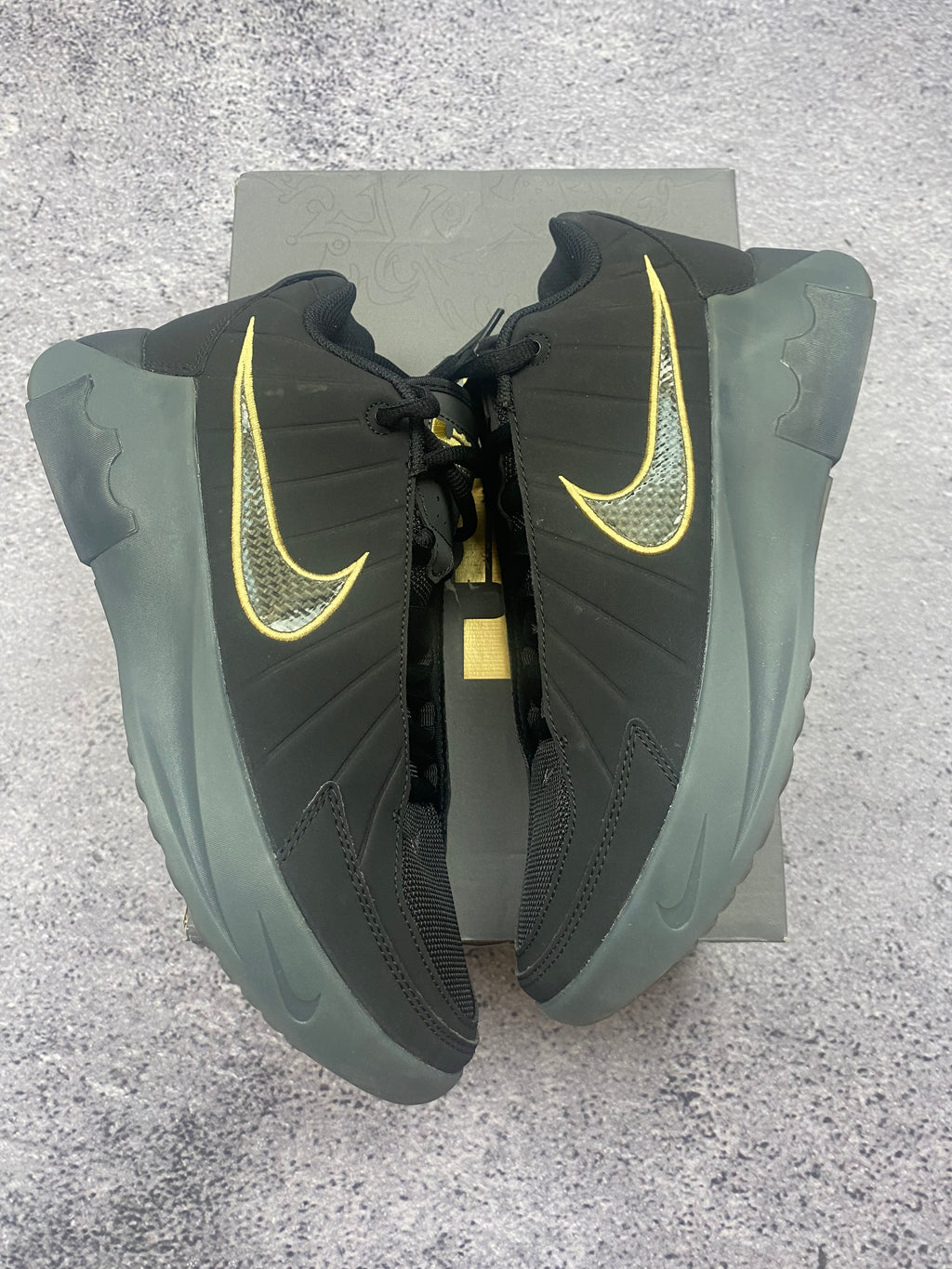 Nike LeBron Witness IX Black Iron Grey – buty do koszykówki r. 42.5