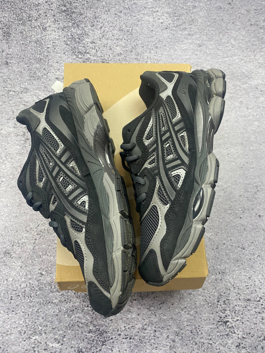 ASICS Gel NYC Black Sports Sneakers Size 40