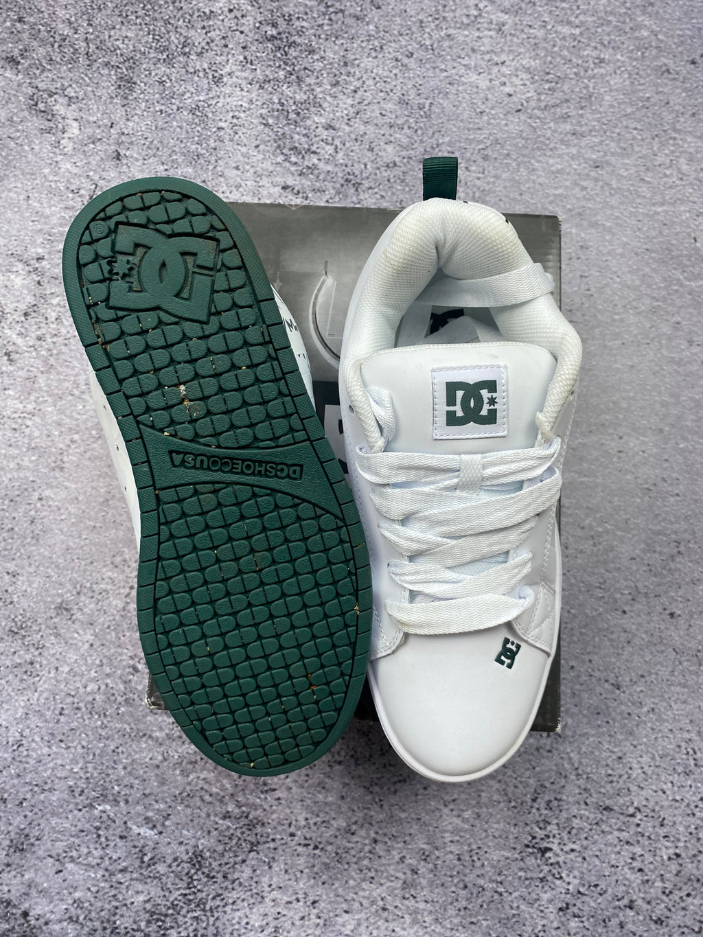 DC Court Graffik – białe sneakersy r. 42.5