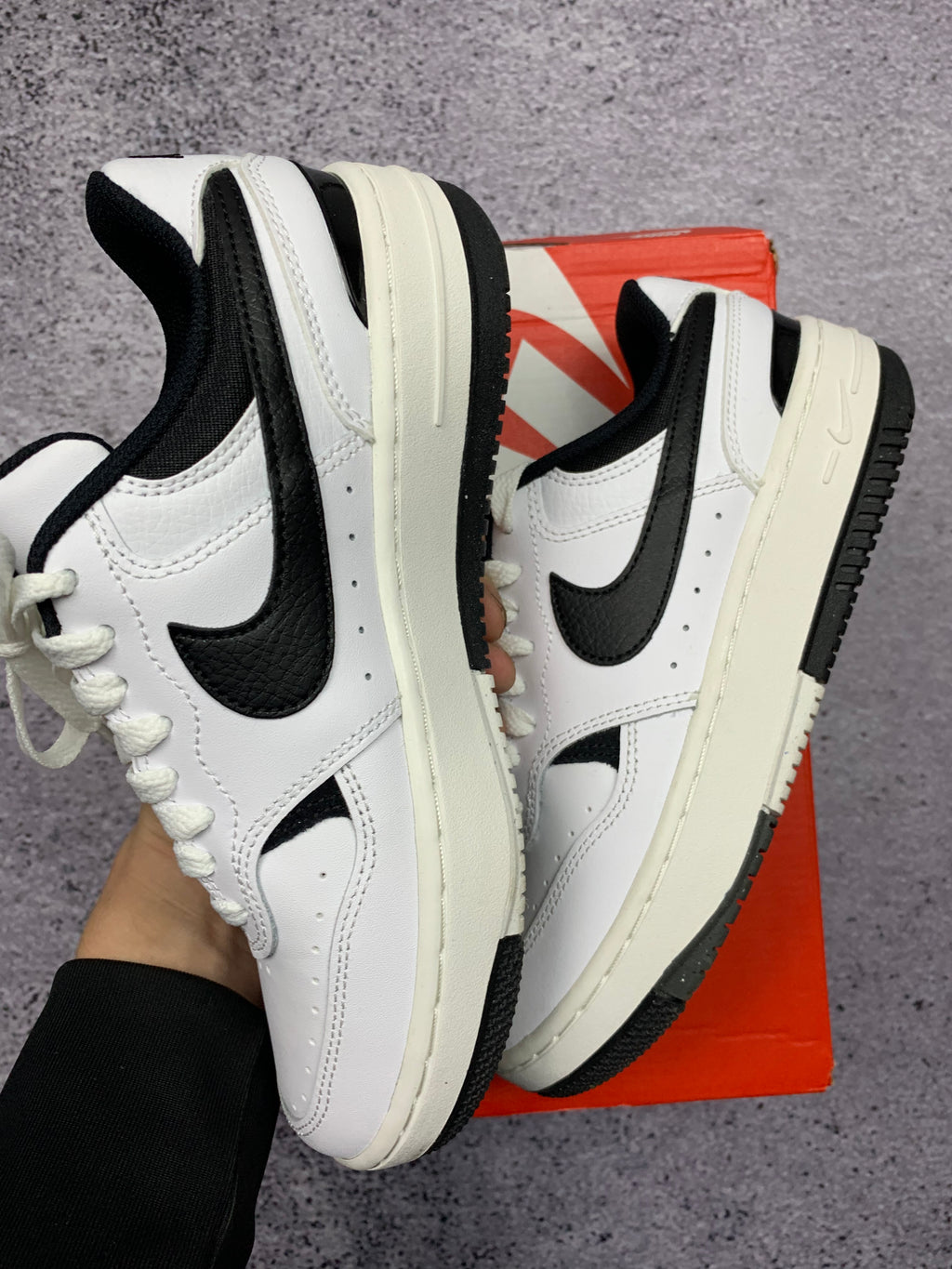 Nike Gamma Force White/Black – sneakersy damskie r. 36