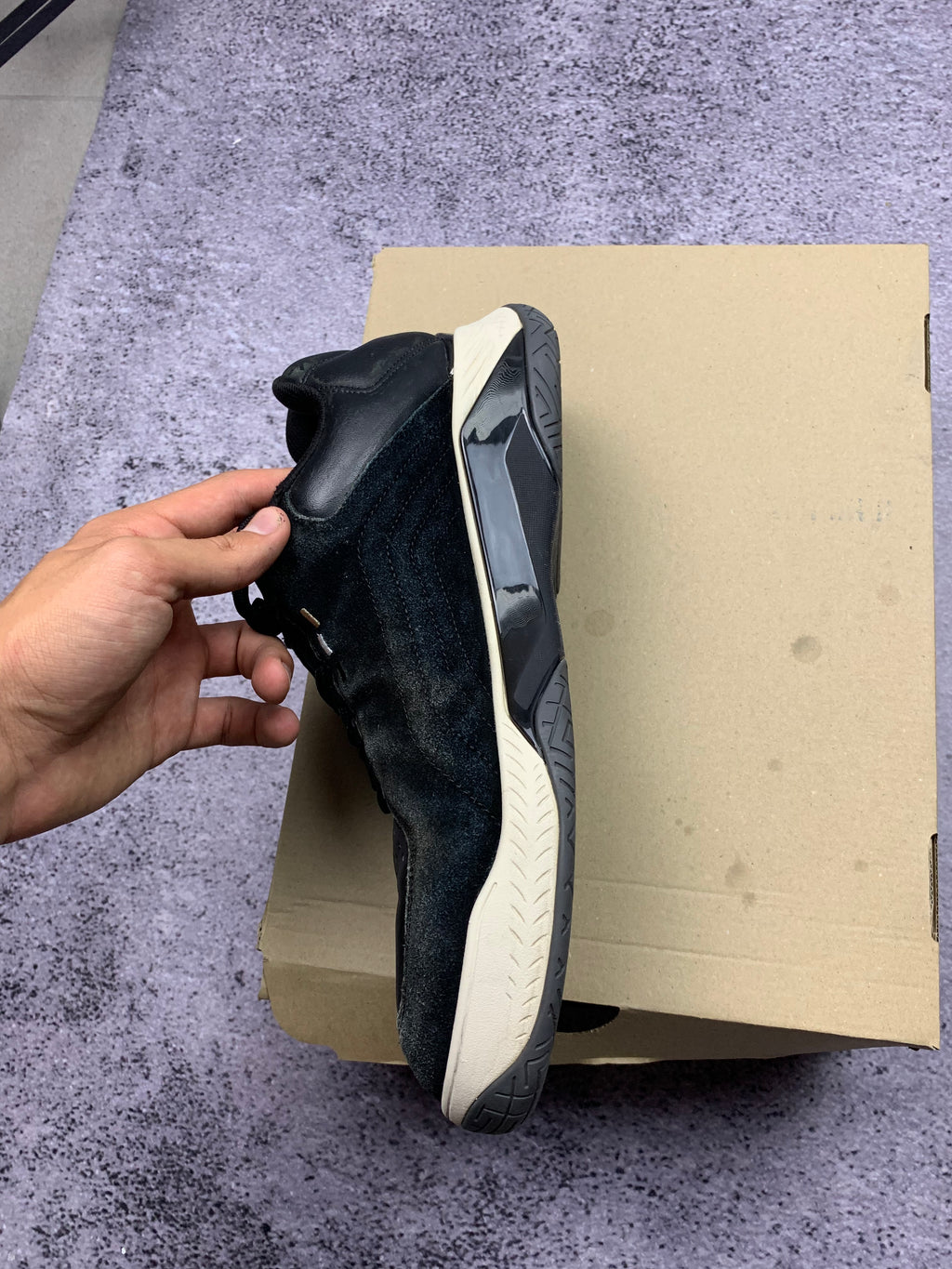 HUGO BOSS – skórzane sneakersy high-top r. 45