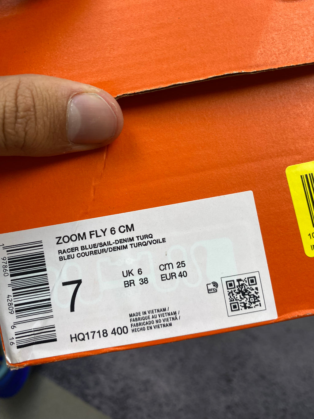 Nike ZoomX Invincible Run Flyknit niebieskie buty do biegania r. 40