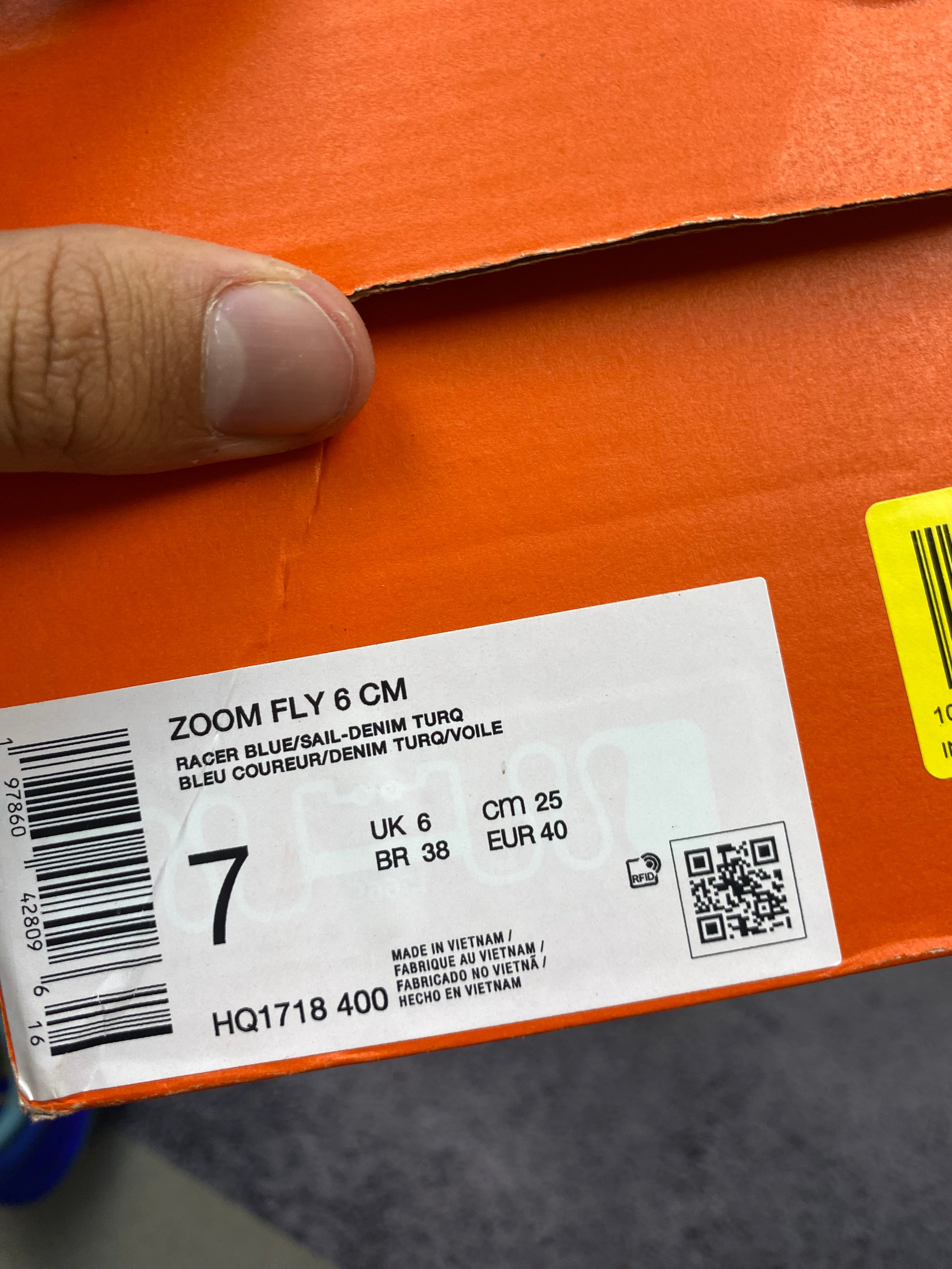 Nike ZoomX Invincible Run Flyknit niebieskie buty do biegania r. 40