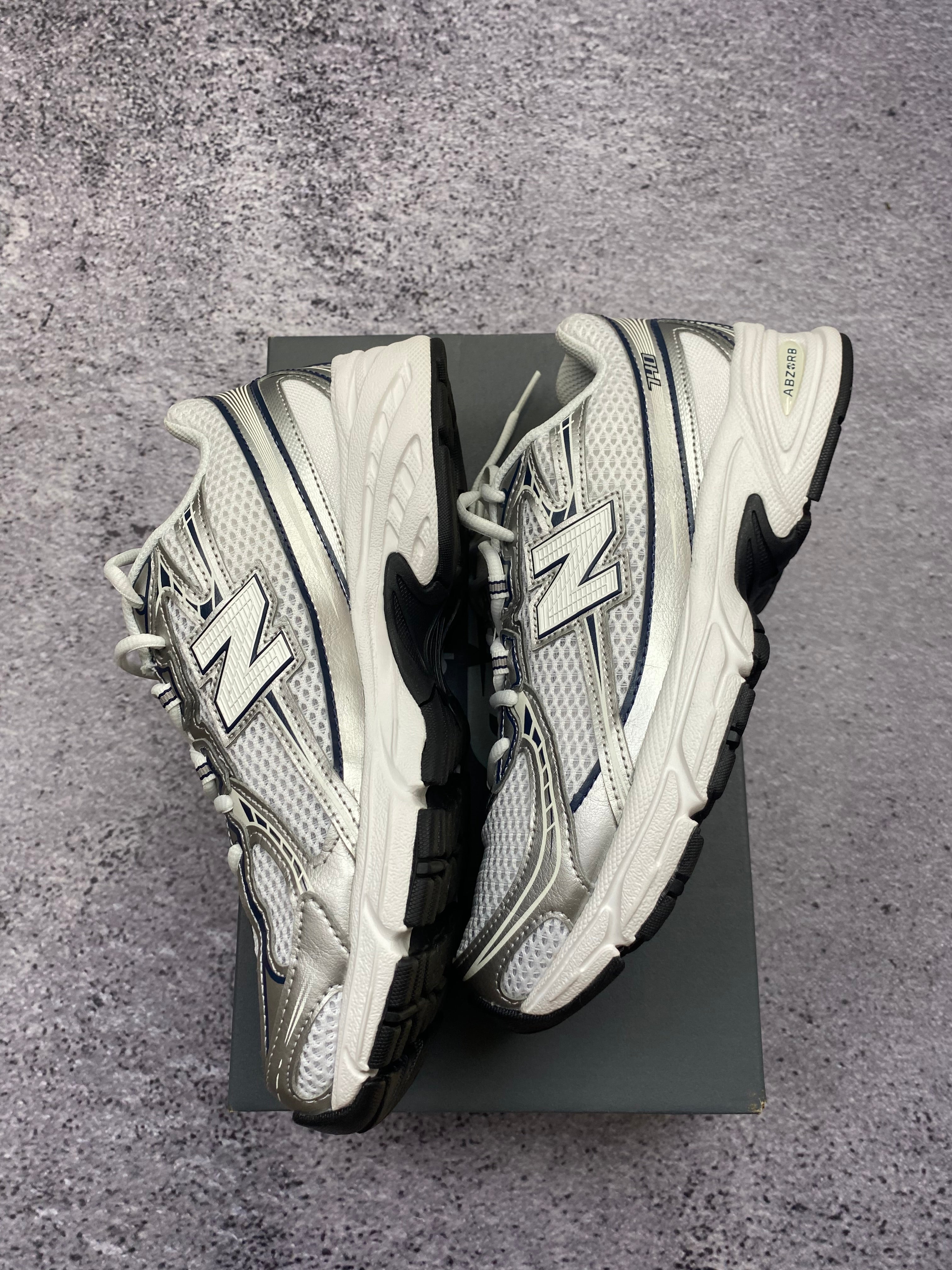 New Balance 530 białe sneakersy sportowe r. 40