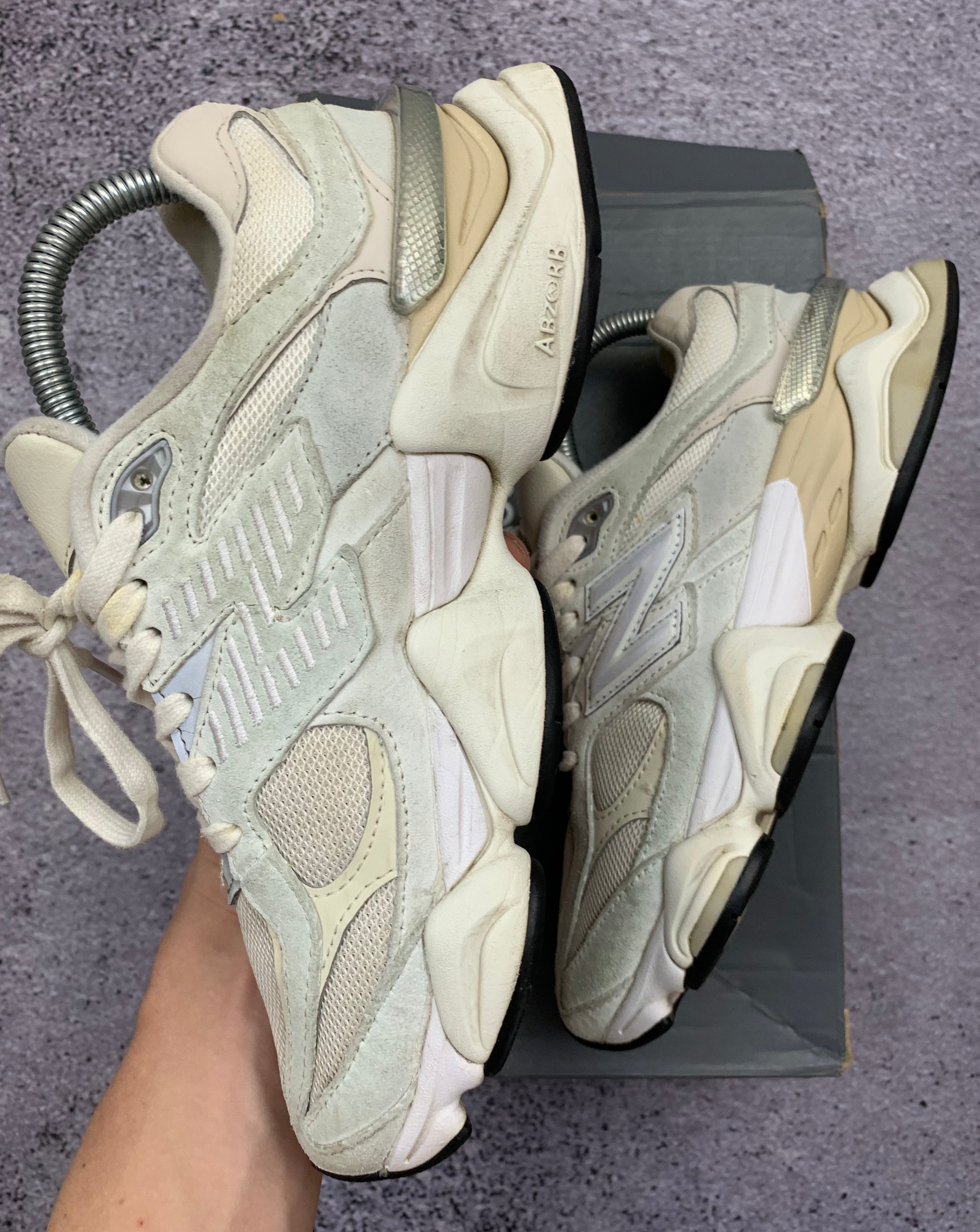 New Balance U9060WHT 9060 Sneakersy Damskie Cream Beżowe r. 38 z boxem