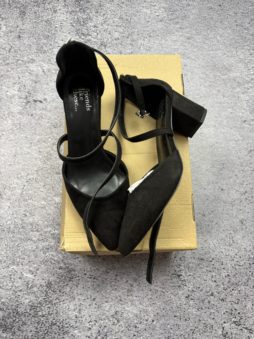 Friends Like These Black Lace Up Block Heel Pumps – EU 39