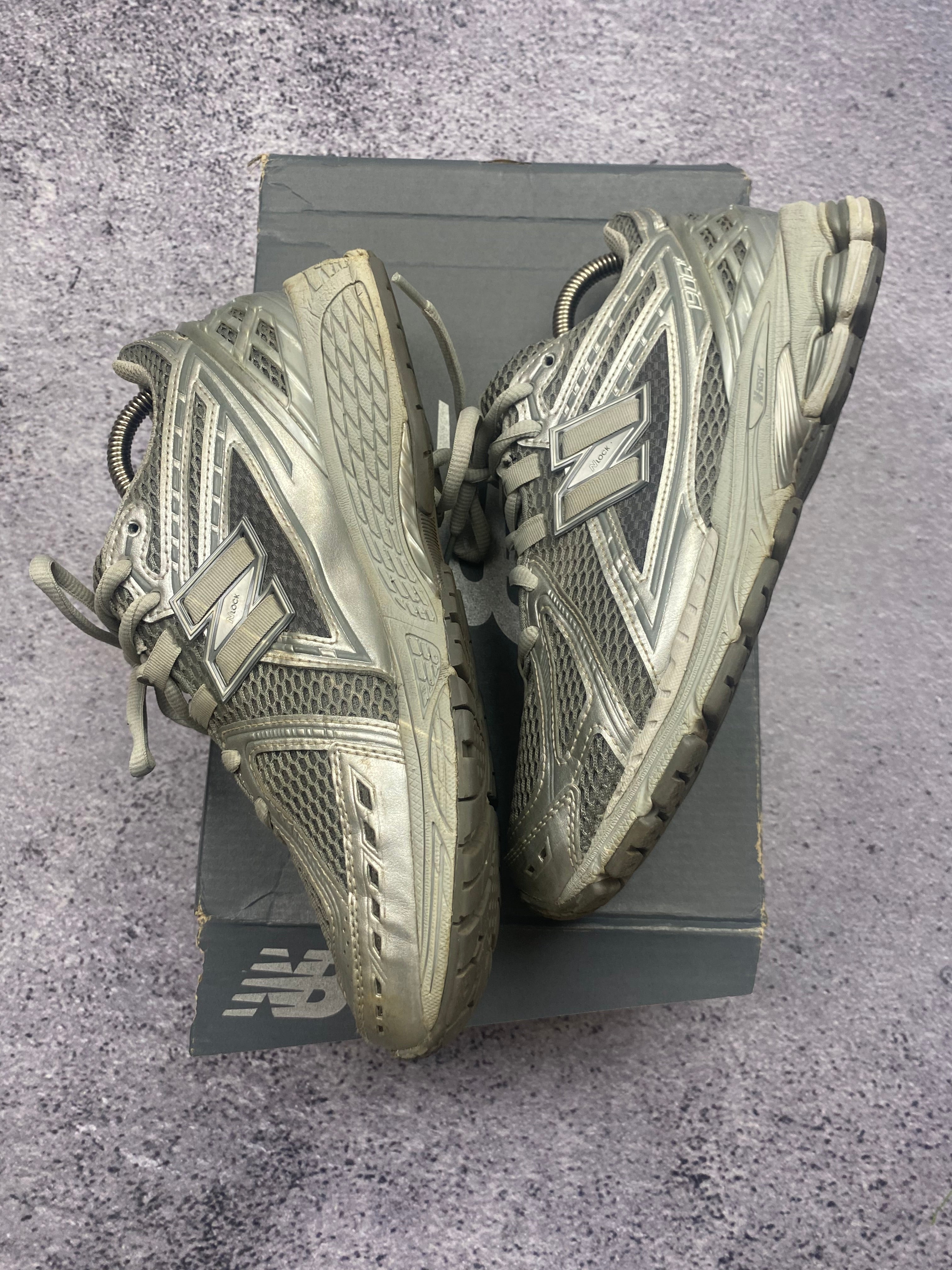 New Balance 1906R Silver Grey Running Sneakers Y2K 43