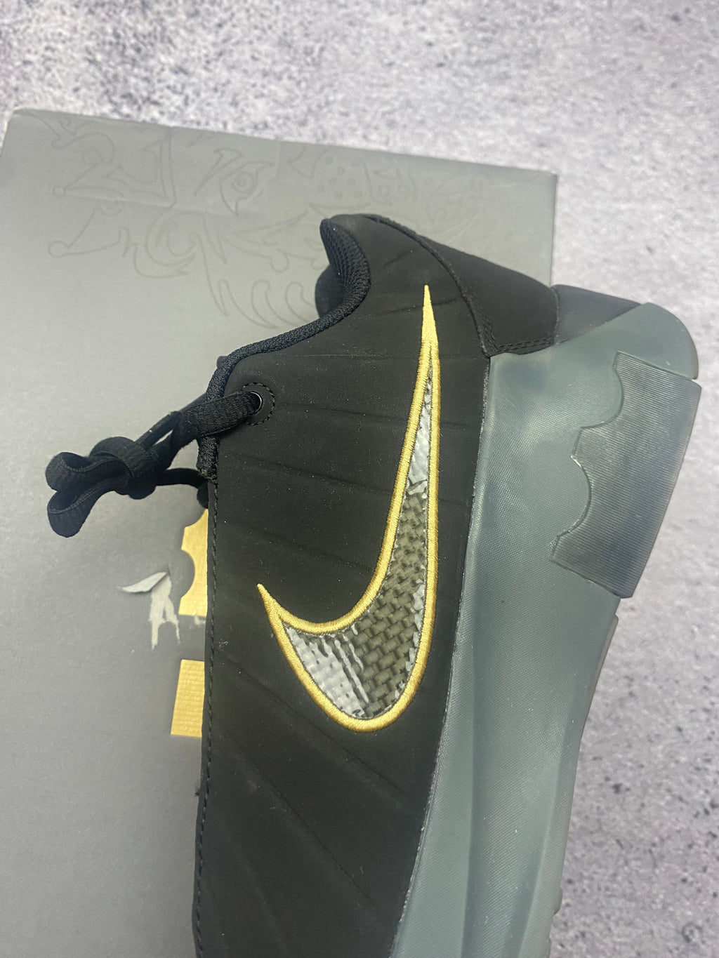 Nike LeBron Witness IX Black Iron Grey – buty do koszykówki r. 42.5