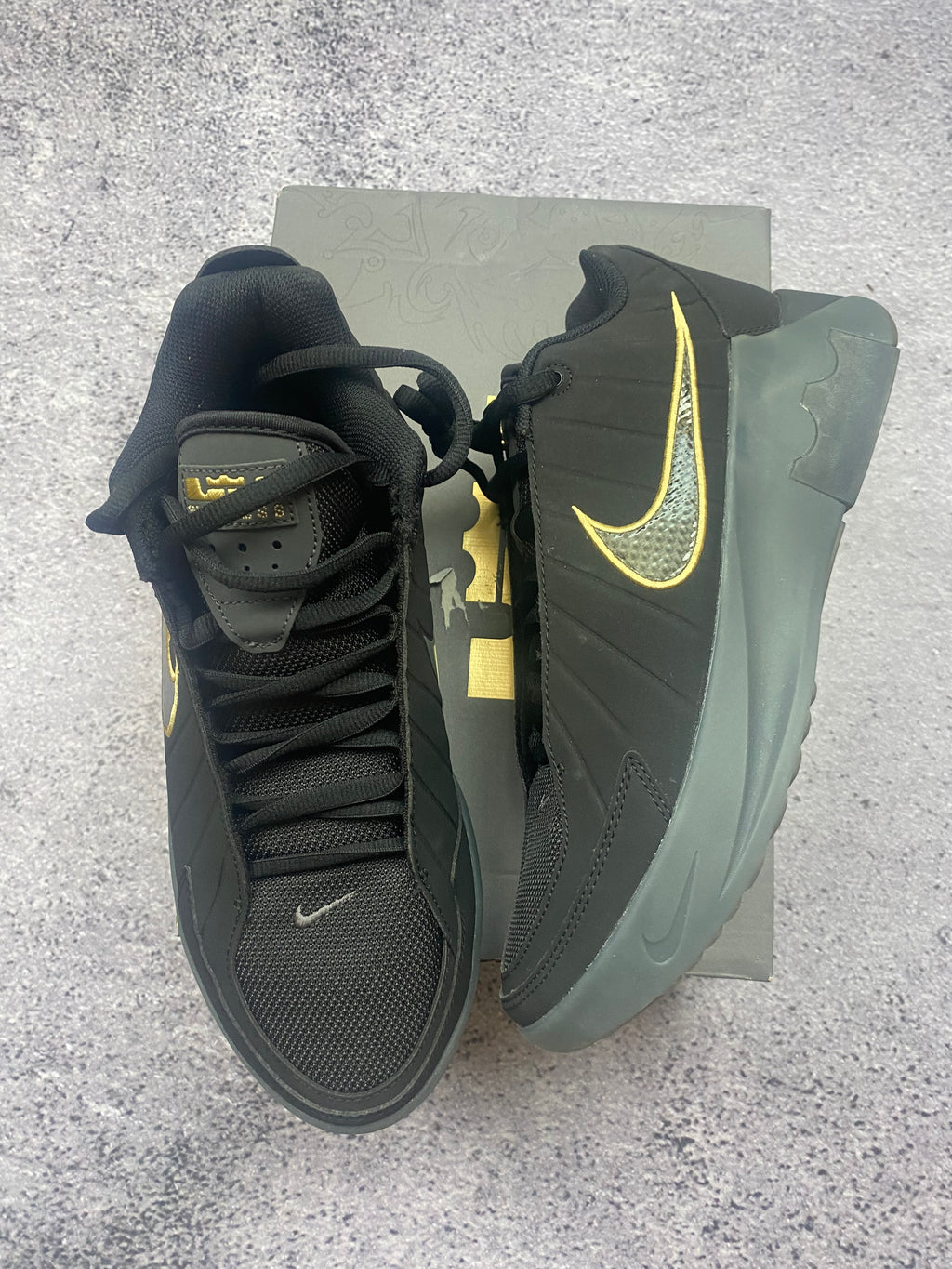 Nike LeBron Witness IX Black Iron Grey – buty do koszykówki r. 42.5
