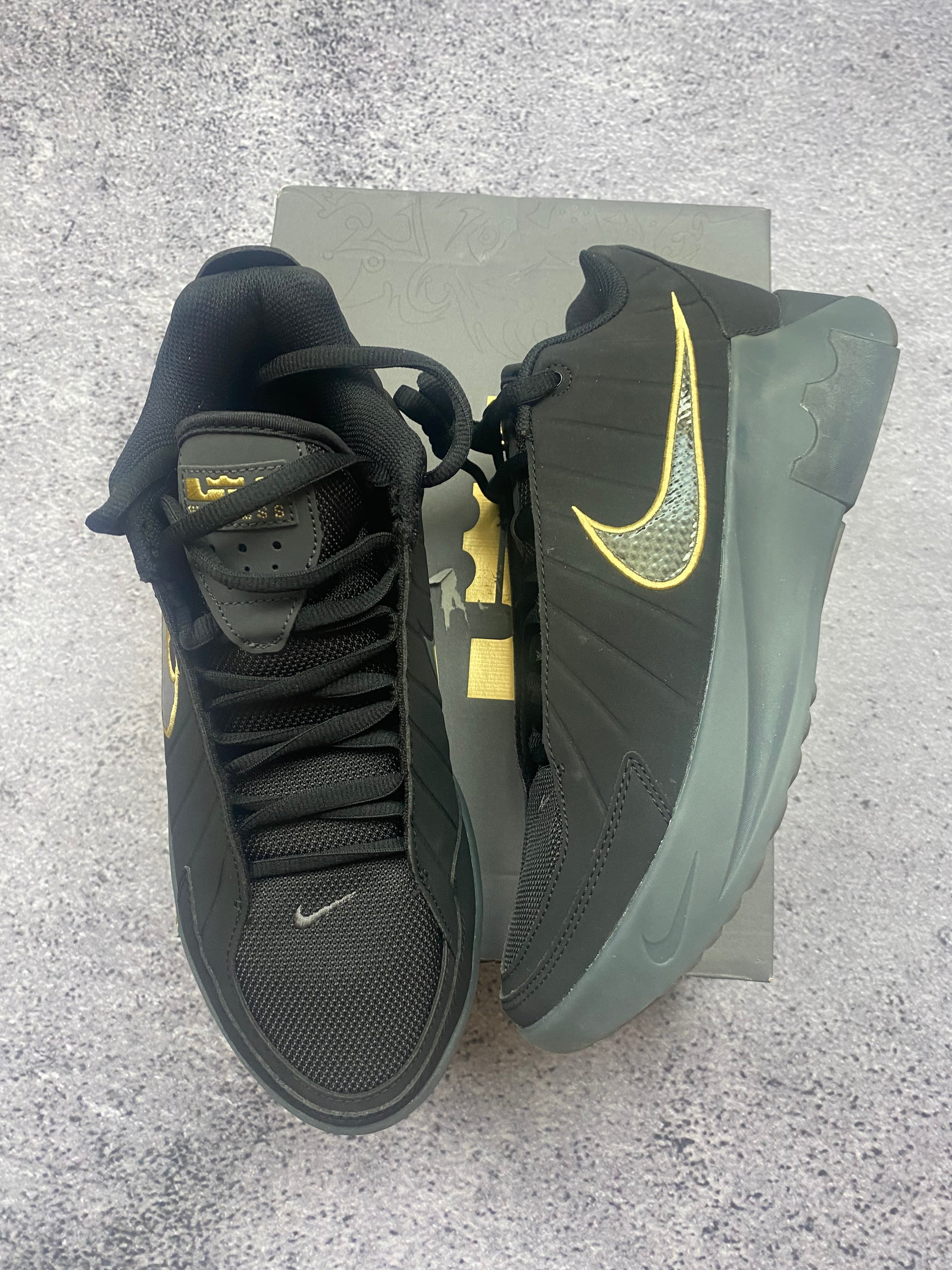 Nike LeBron Witness IX Black Iron Grey – buty do koszykówki r. 42.5