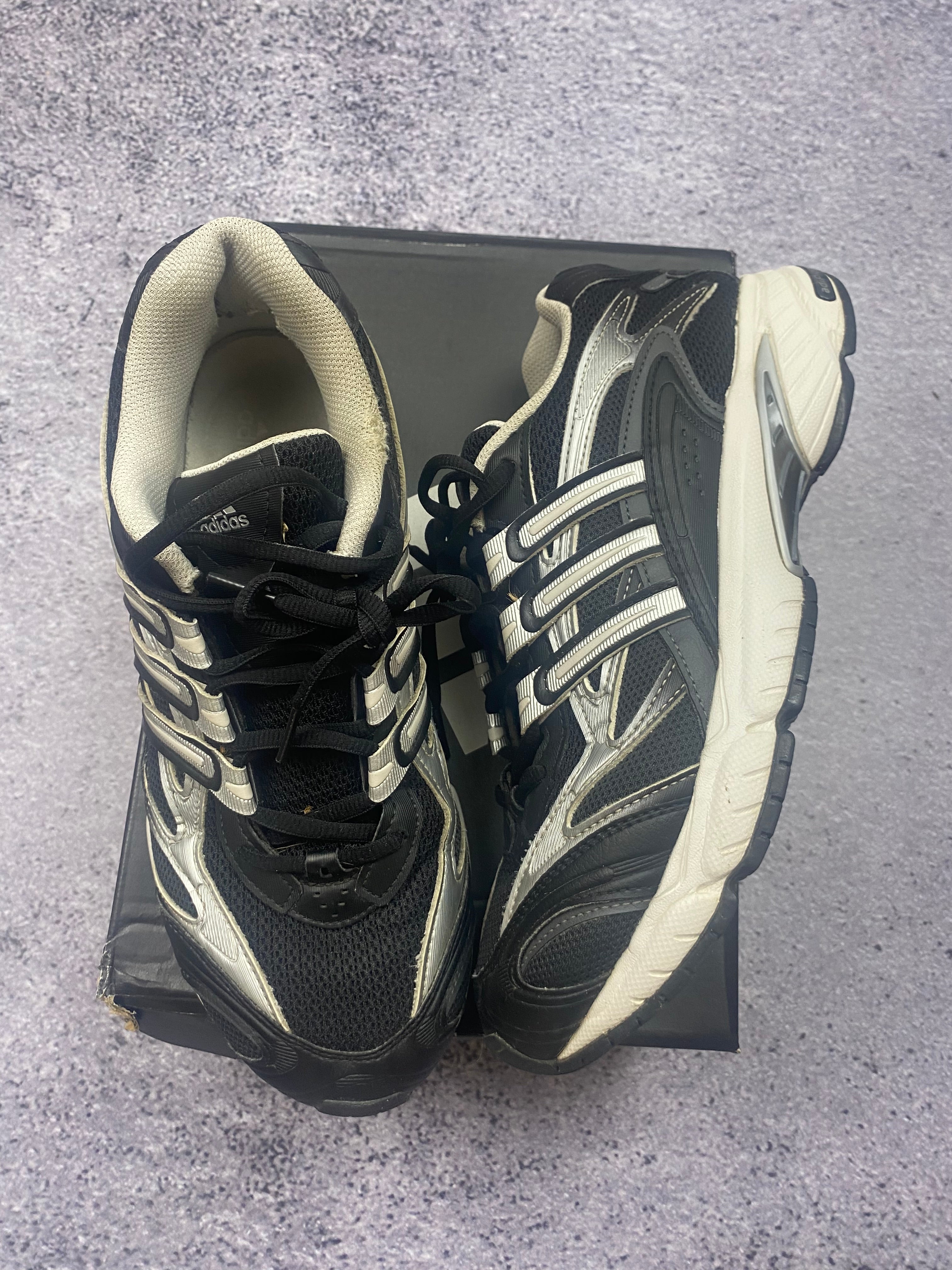 Adidas Response CL – sneakersy retro r. 42 2/3