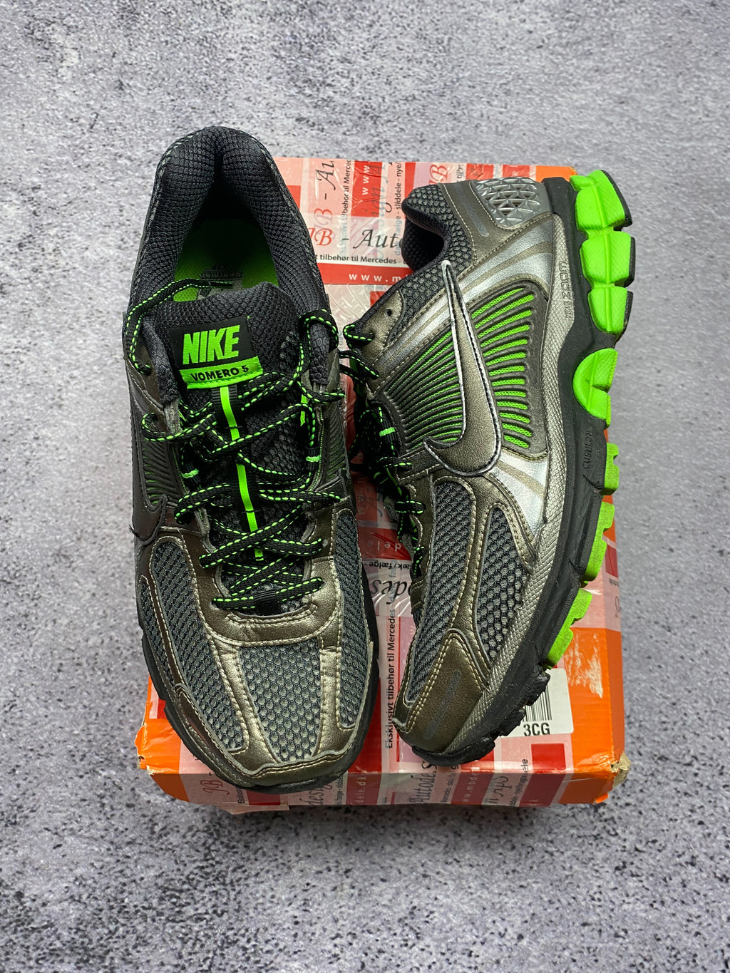 Nike Zoom Vomero Roam 44 – sneakersy trailowe szaro-zielone