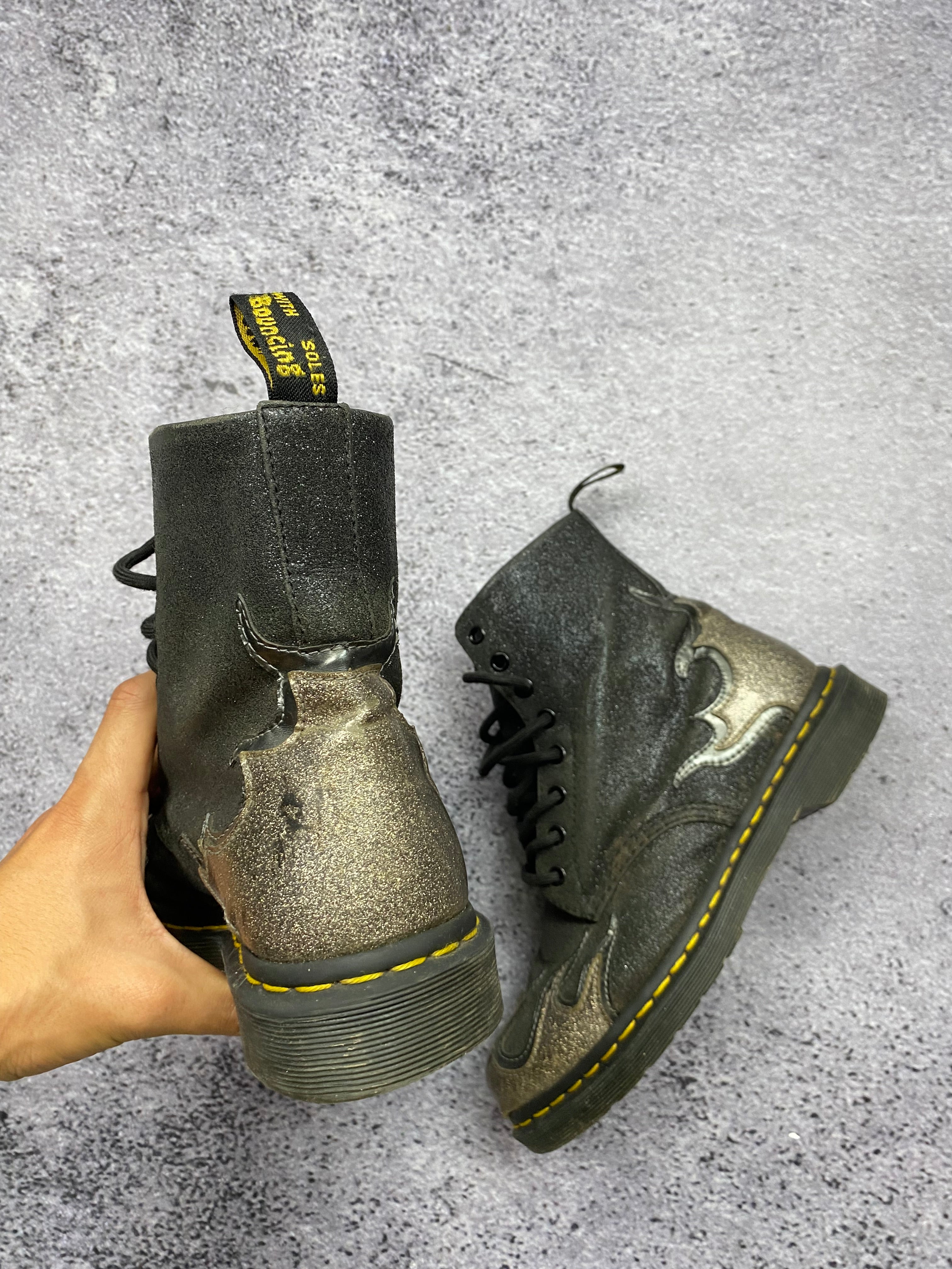 Dr. Martens 1460 Flame Glitter – botki skórzane r. 39