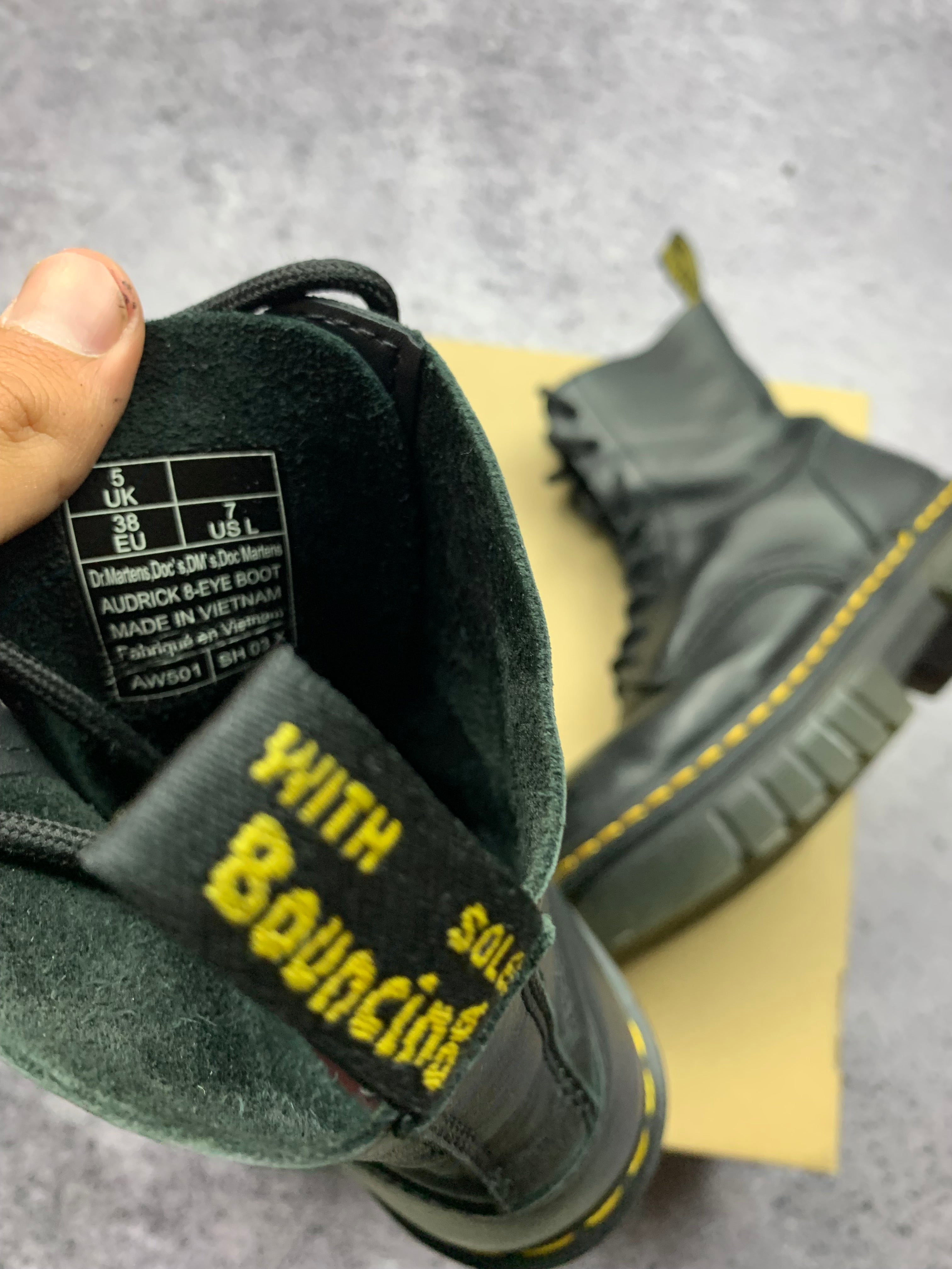Dr. Martens Audrick 8-Eye Boot – skórzane botki platforma r. 38