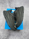 Hoka One One Clifton 9 Triple Black Running Shoes Lightweight Cushioned Trainers EU 40 New