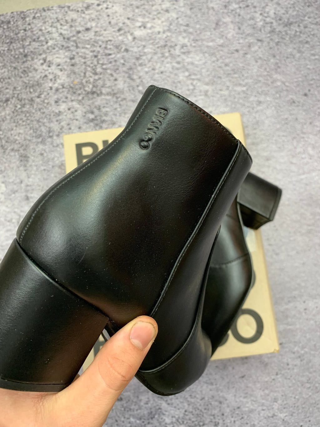 Bianco r. 37 czarne botki na obcasie stan idealny z boxem