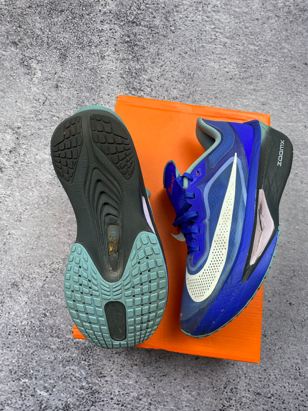 Nike ZoomX Invincible Run Flyknit niebieskie r. 41