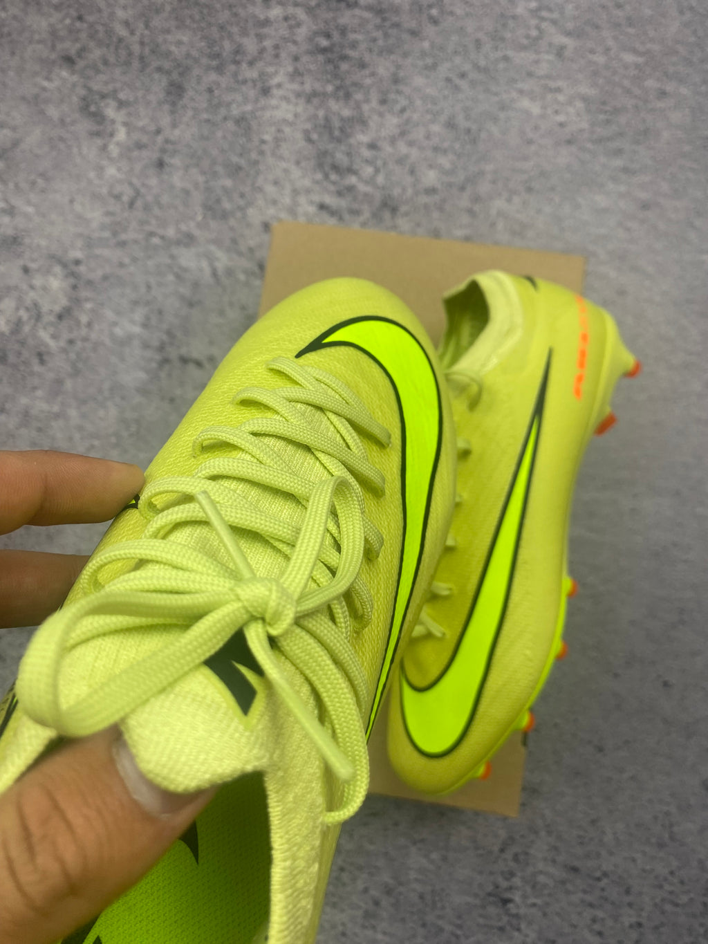Nike Mercurial Vapor 15 Academy FG/MG Volt Football Boots Korki Piłkarskie 42.5