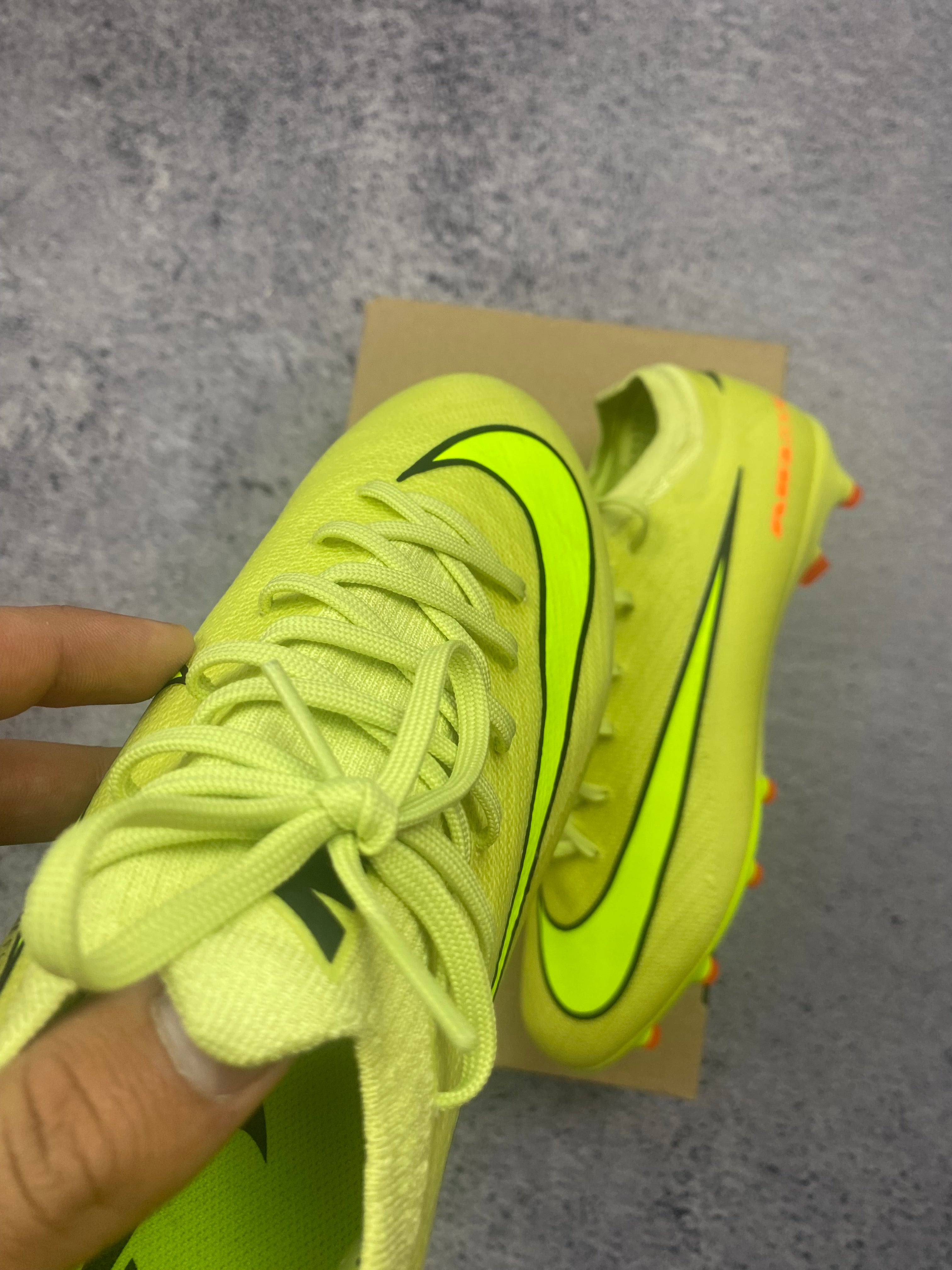 Nike Mercurial Vapor 15 Academy FG/MG Volt Football Boots Korki Piłkarskie 42.5