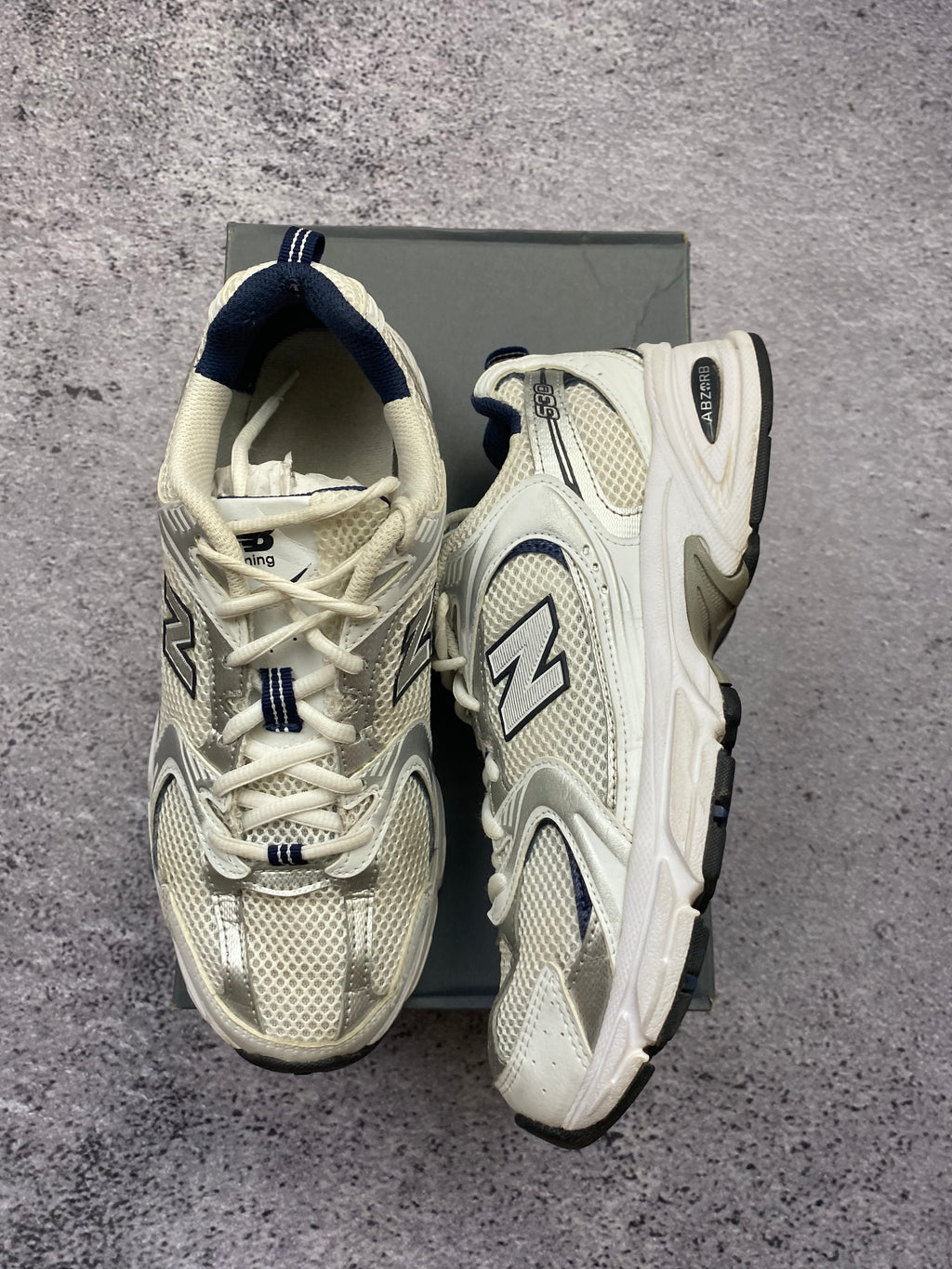 New Balance 530 białe sneakersy sportowe r. 40