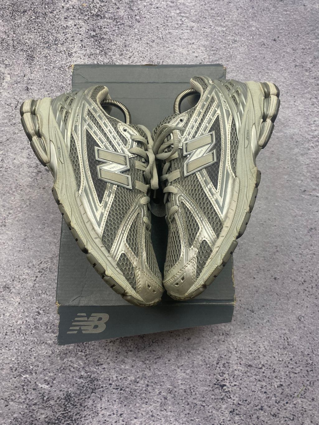 New Balance 1906R Silver Grey Running Sneakers Y2K 43