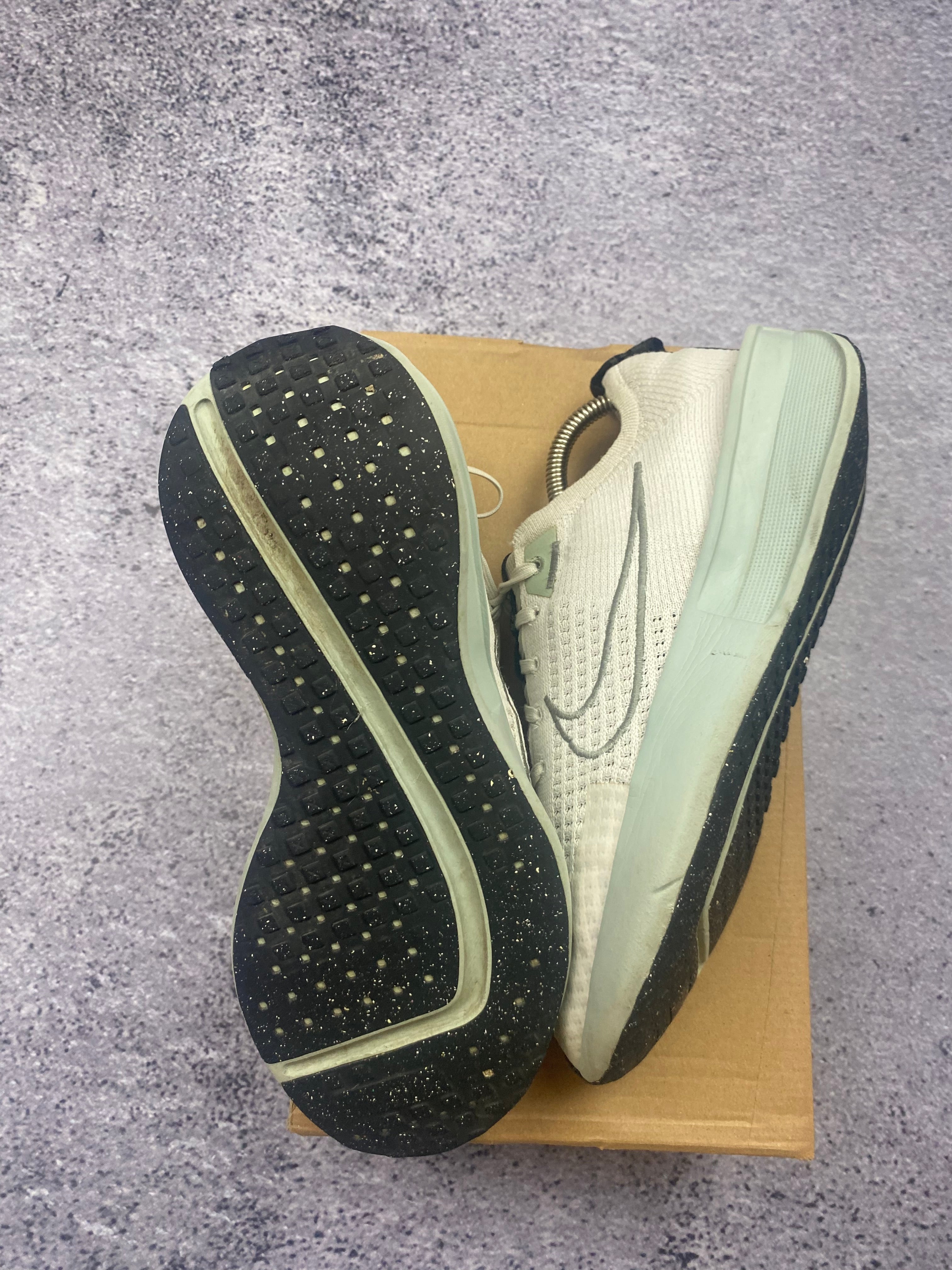 Nike ZoomX Invincible Run Flyknit 3 Phantom Light Bone Running Shoes 42