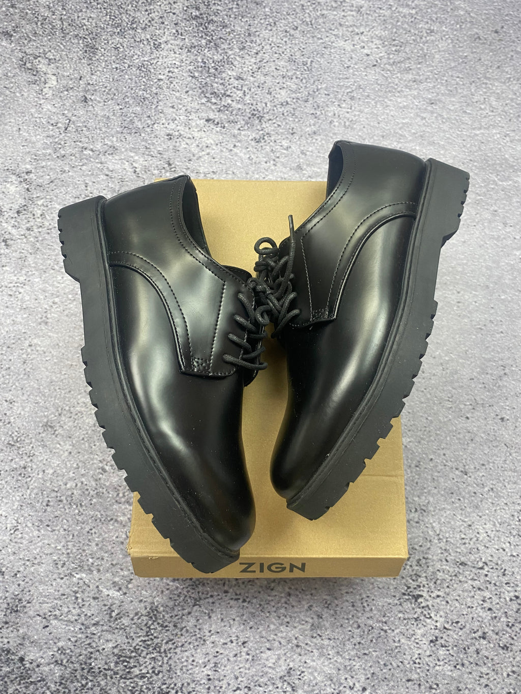Zign black leather half shoes with a thick sole, size 40