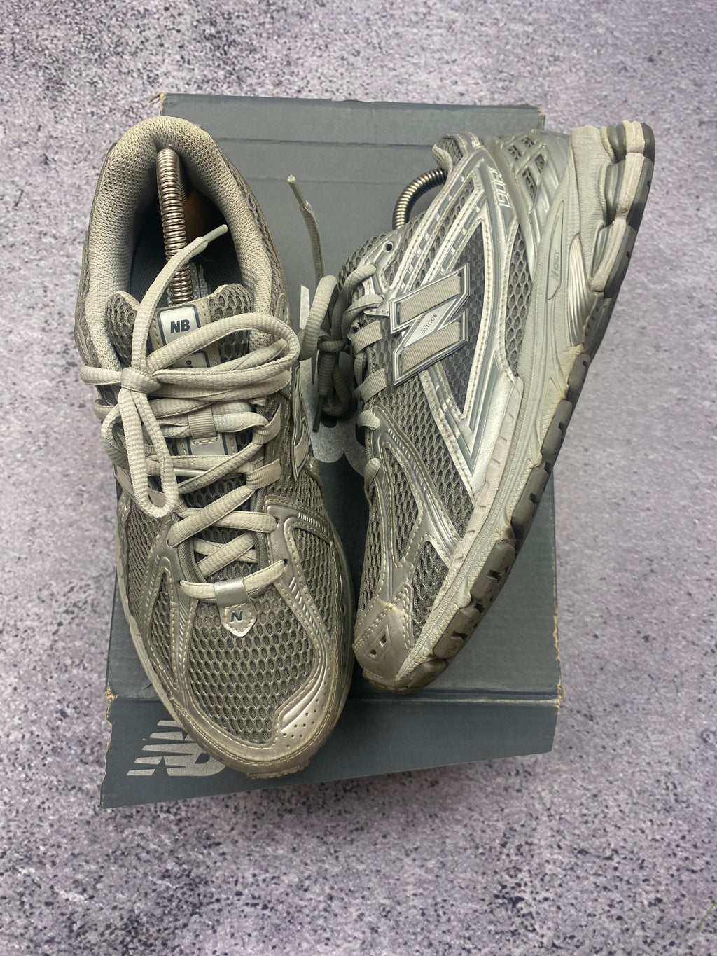New Balance 1906R Silver Grey Running Sneakers Y2K 43