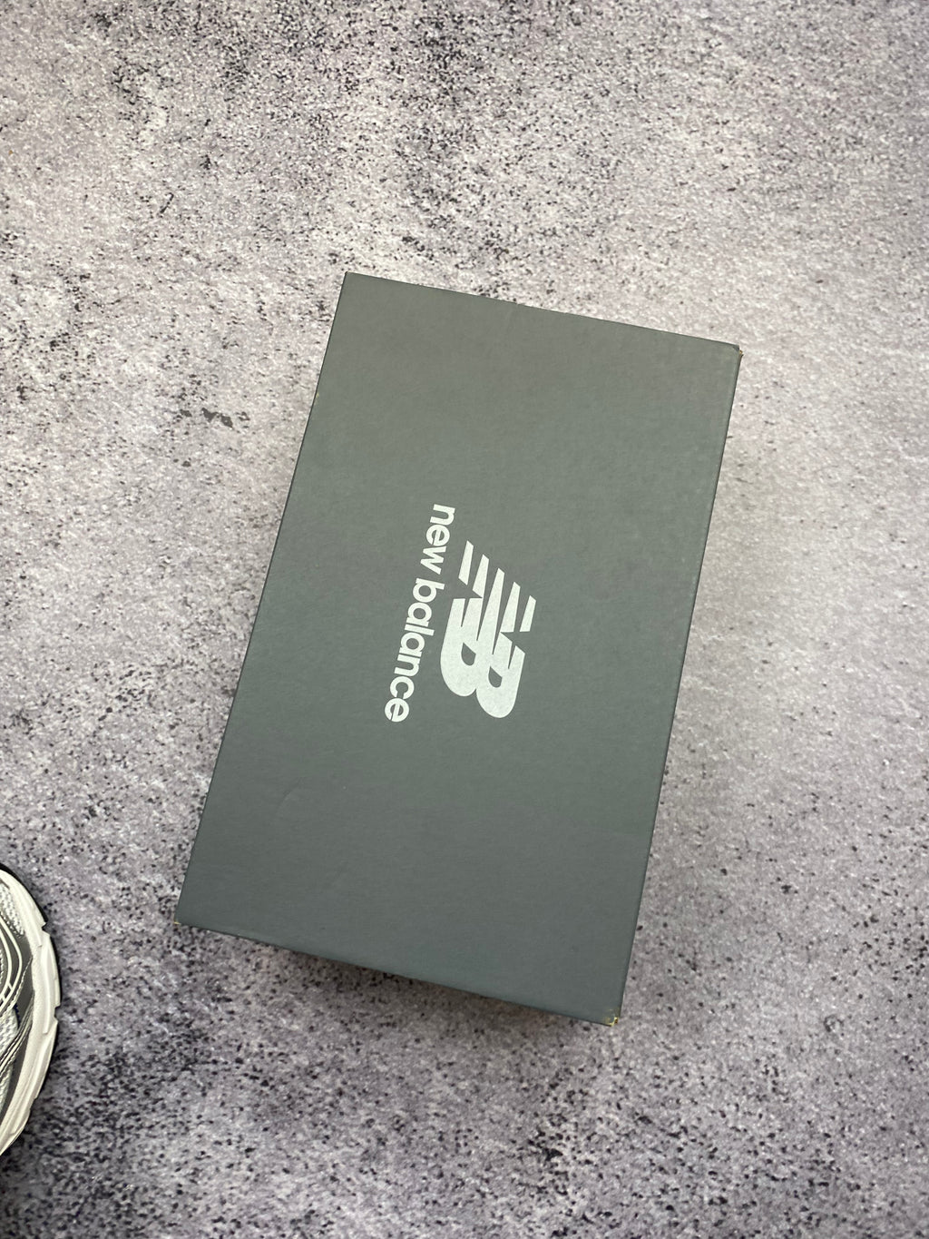 New Balance 530 białe sneakersy sportowe r. 40