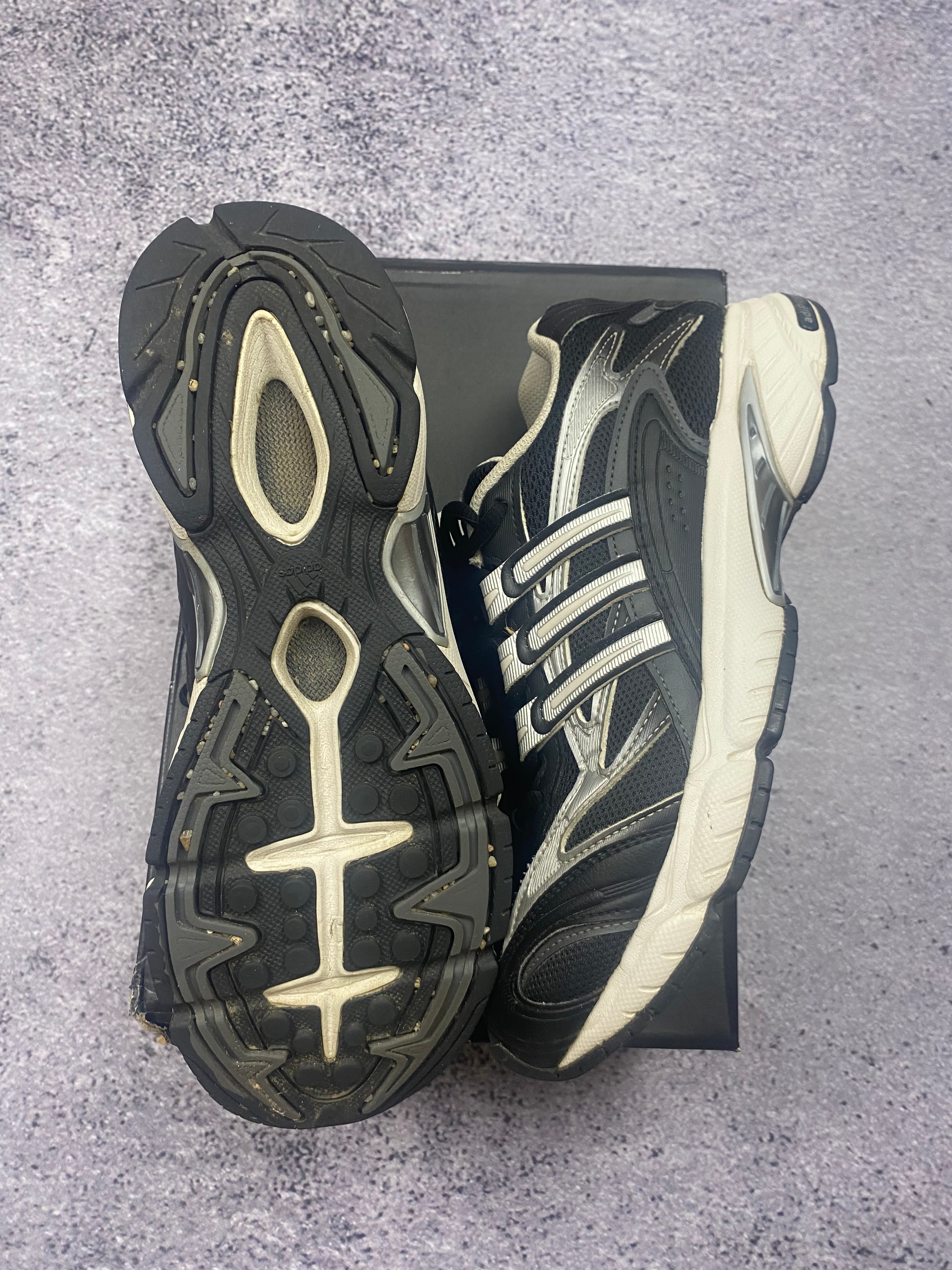 Adidas Response CL – sneakersy retro r. 42 2/3