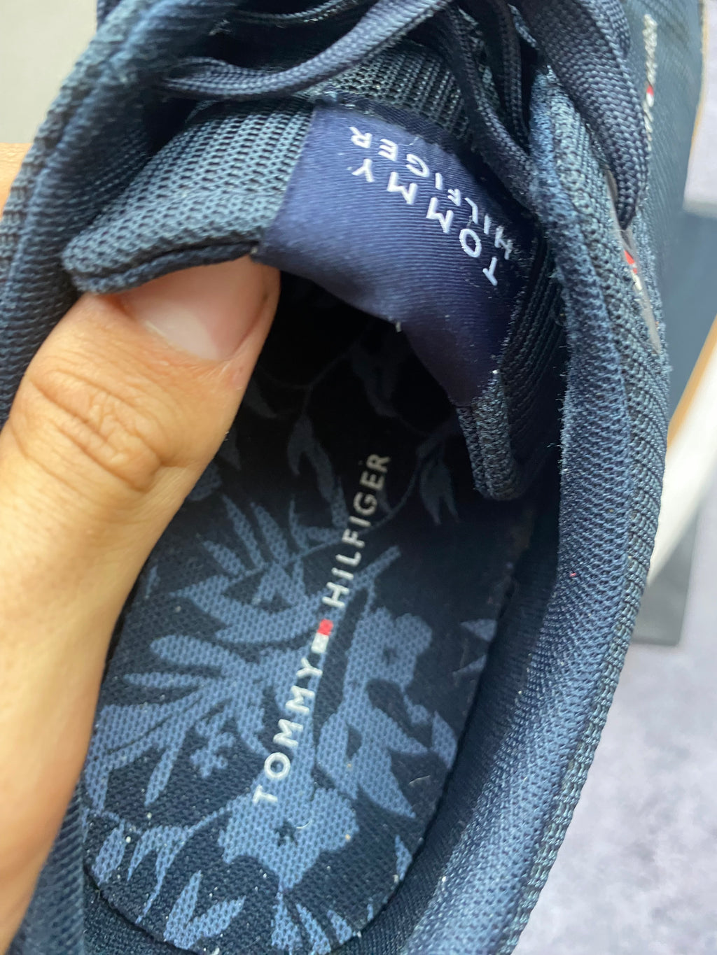 Tommy Hilfiger - navy blue fabric sneakers size 42