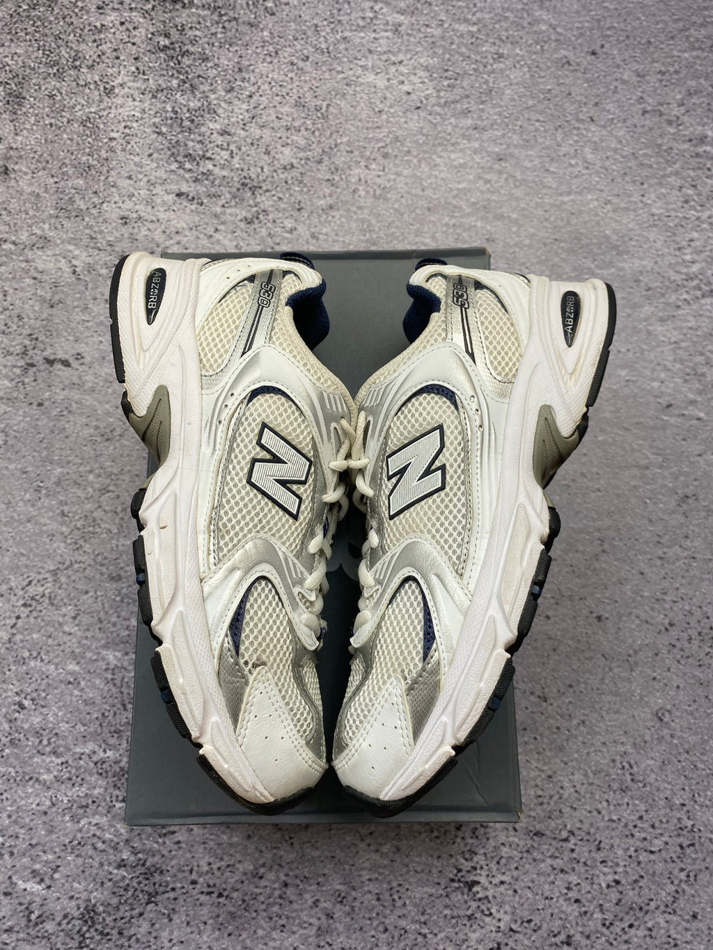 New Balance 530 białe sneakersy sportowe r. 40