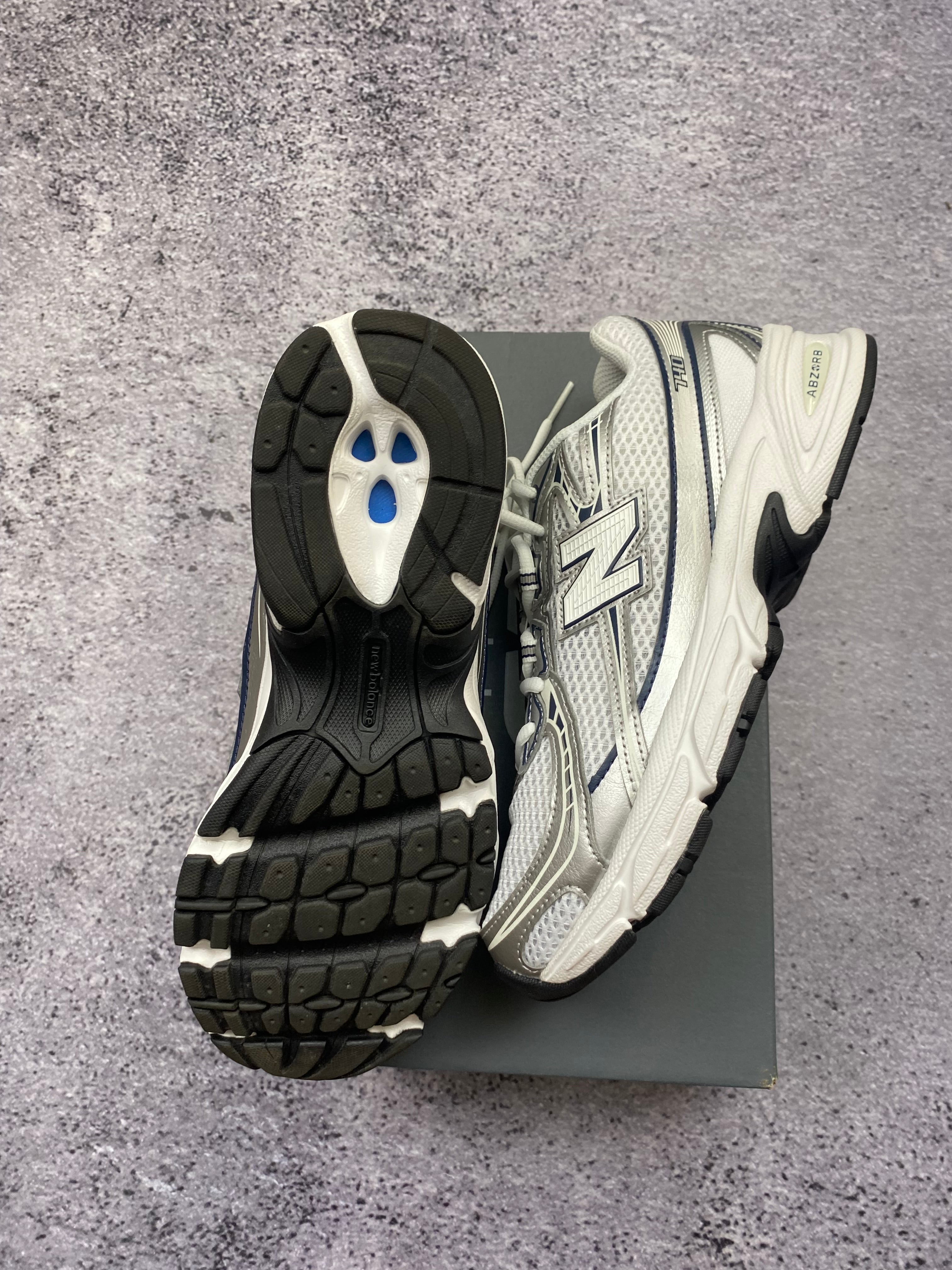 New Balance 530 białe sneakersy sportowe r. 40
