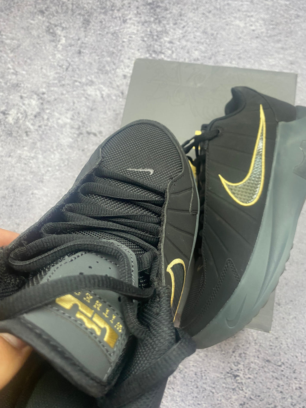 Nike LeBron Witness IX Black Iron Grey – buty do koszykówki r. 42.5