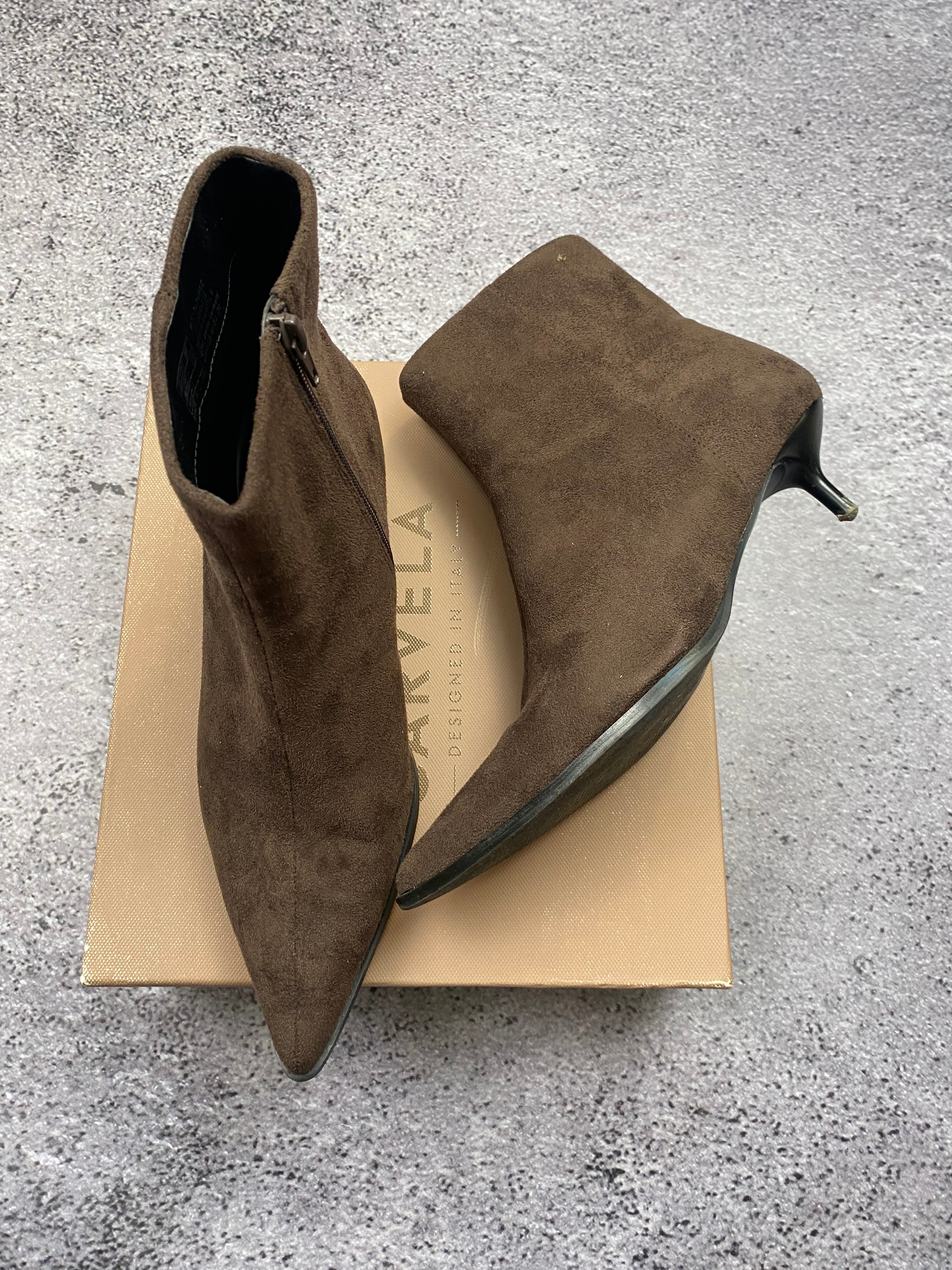 Carvela skórzane botki na obcasie r. 41