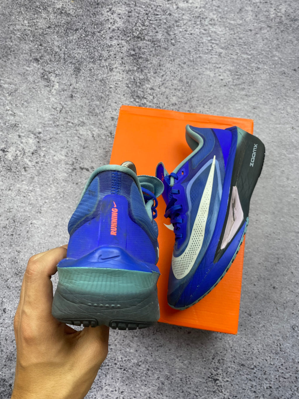 Nike ZoomX Invincible Run Flyknit niebieskie r. 41