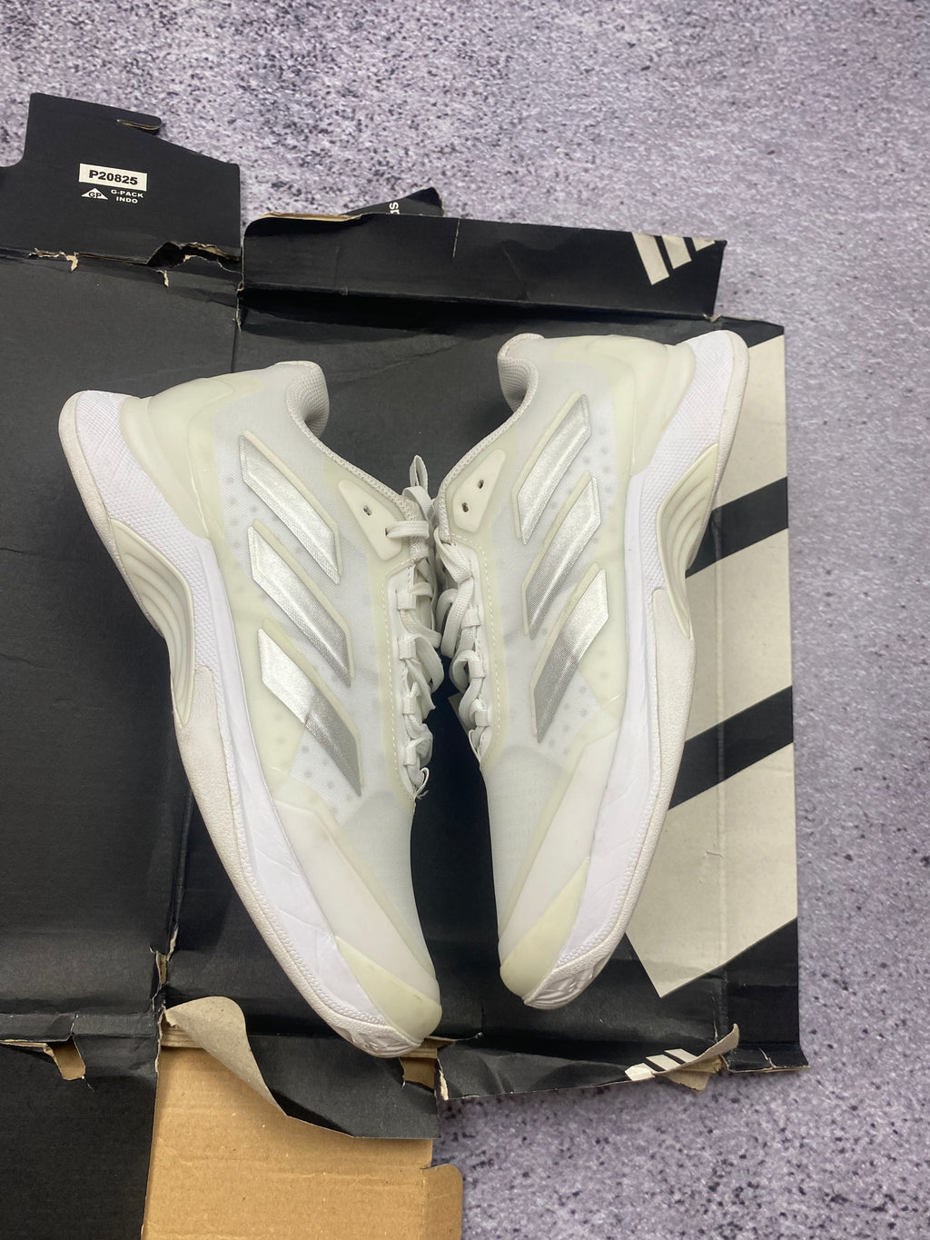 Adidas CourtJam Control białe buty tenisowe r. 40