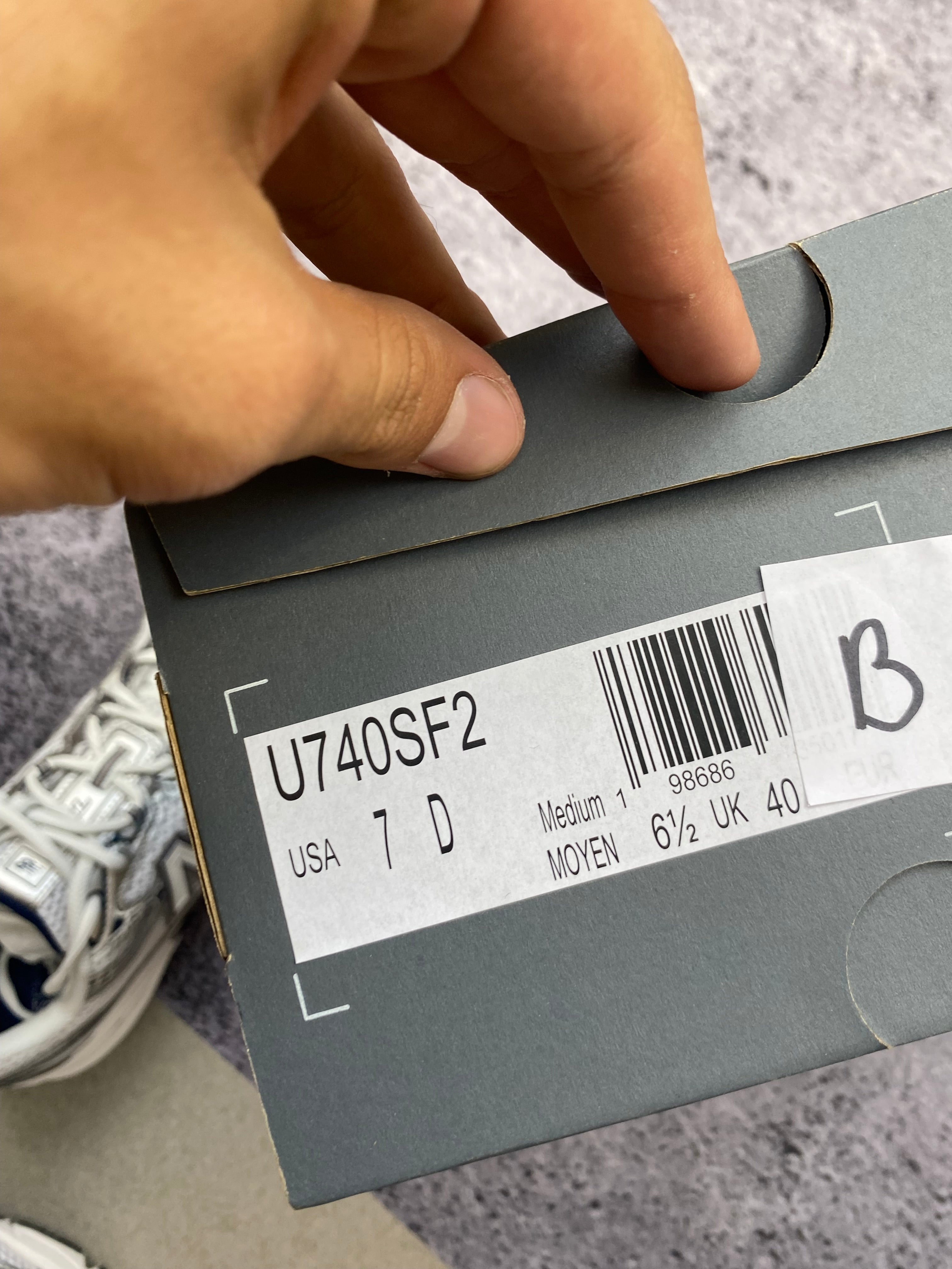 New Balance 530 białe sneakersy sportowe r. 40