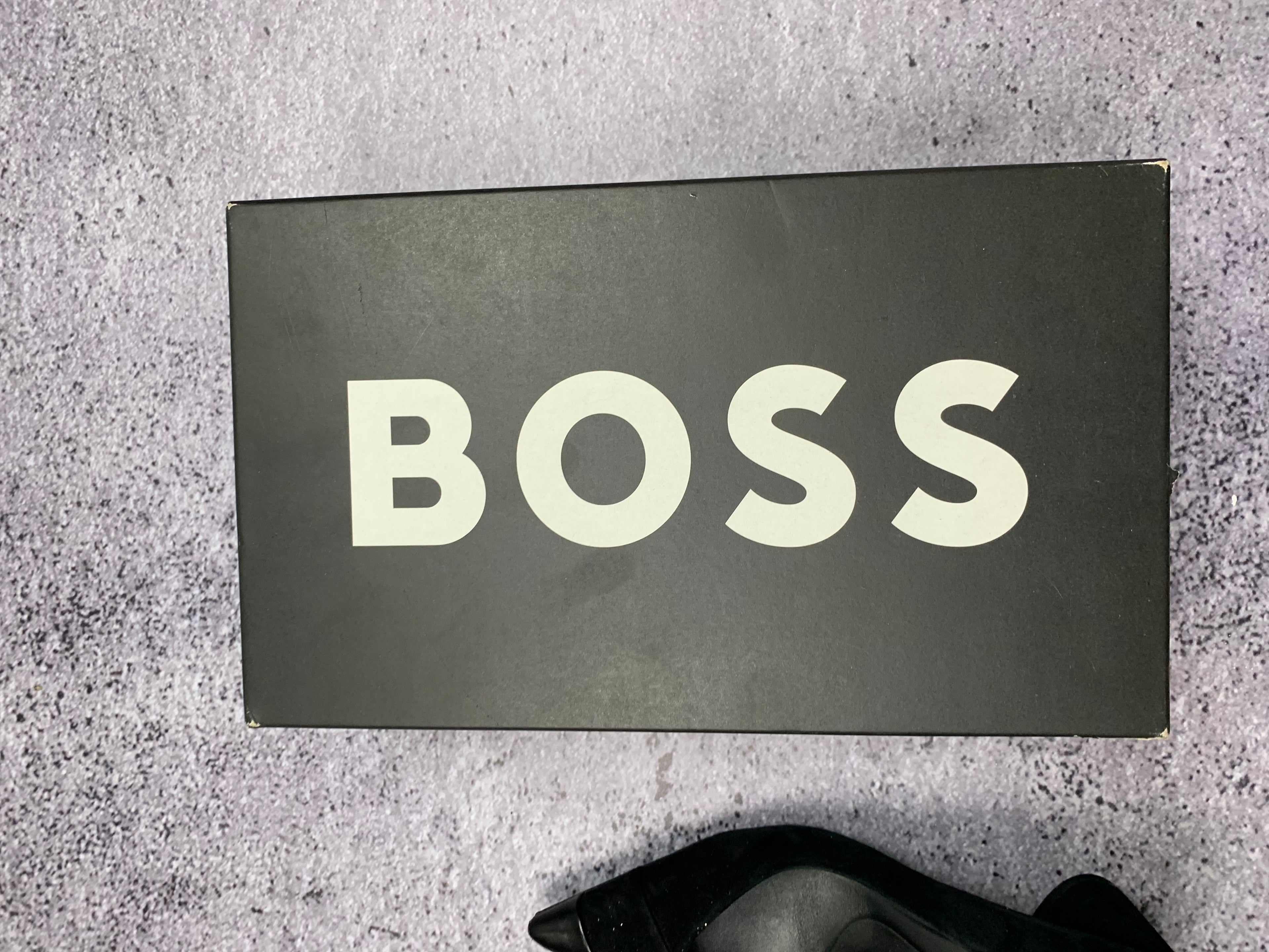 BOSS Czarne Czółenka na Słupku Zamszowe r. 39 BDB + Box